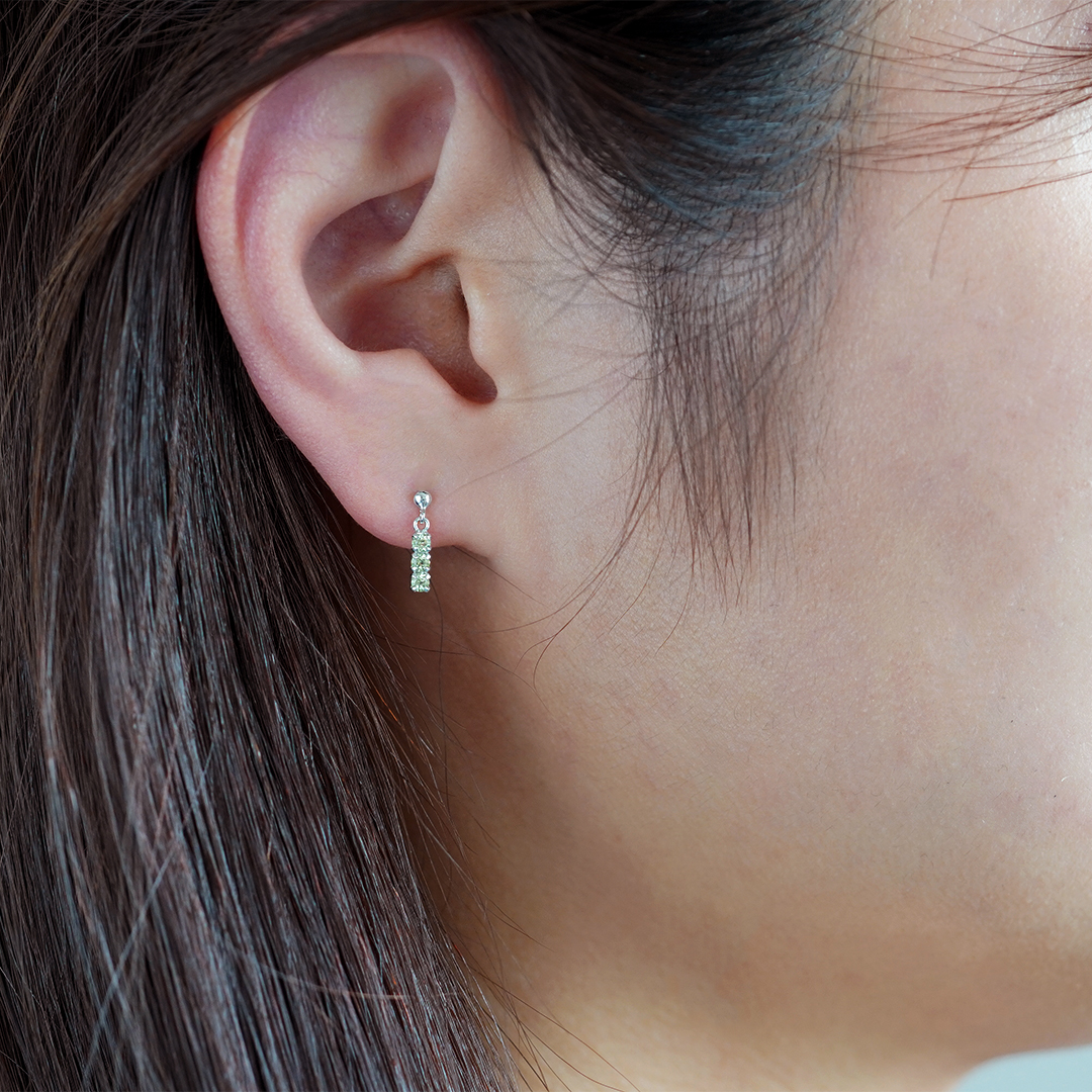 K10 WG ペリドット ピアス  P-10