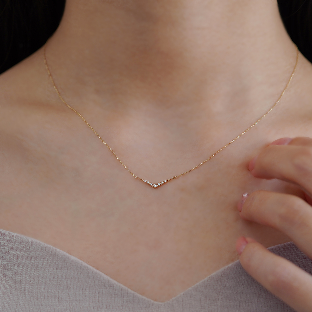 K10 YG Vモチーフ ダイヤ ネックレス N-59