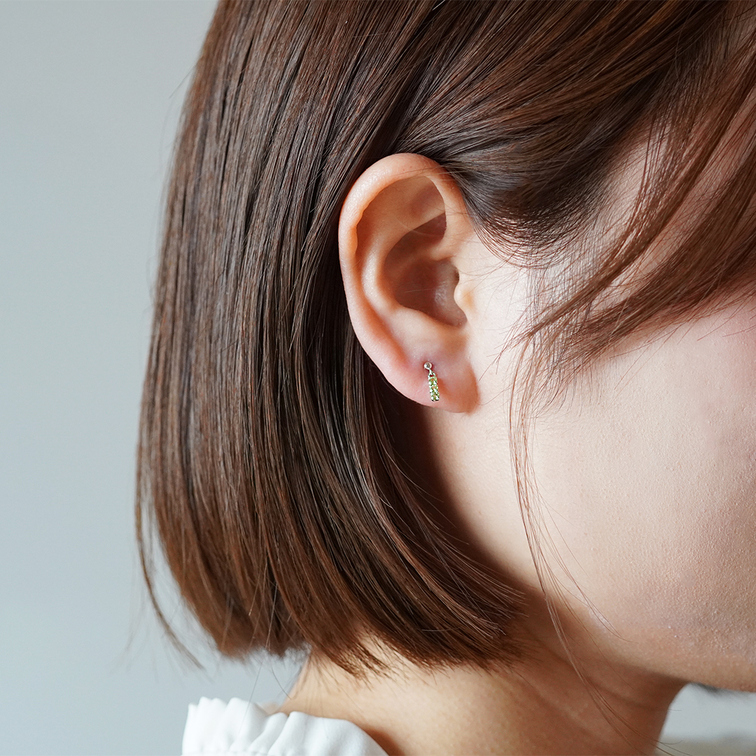 K10 WG ペリドット ピアス  P-10