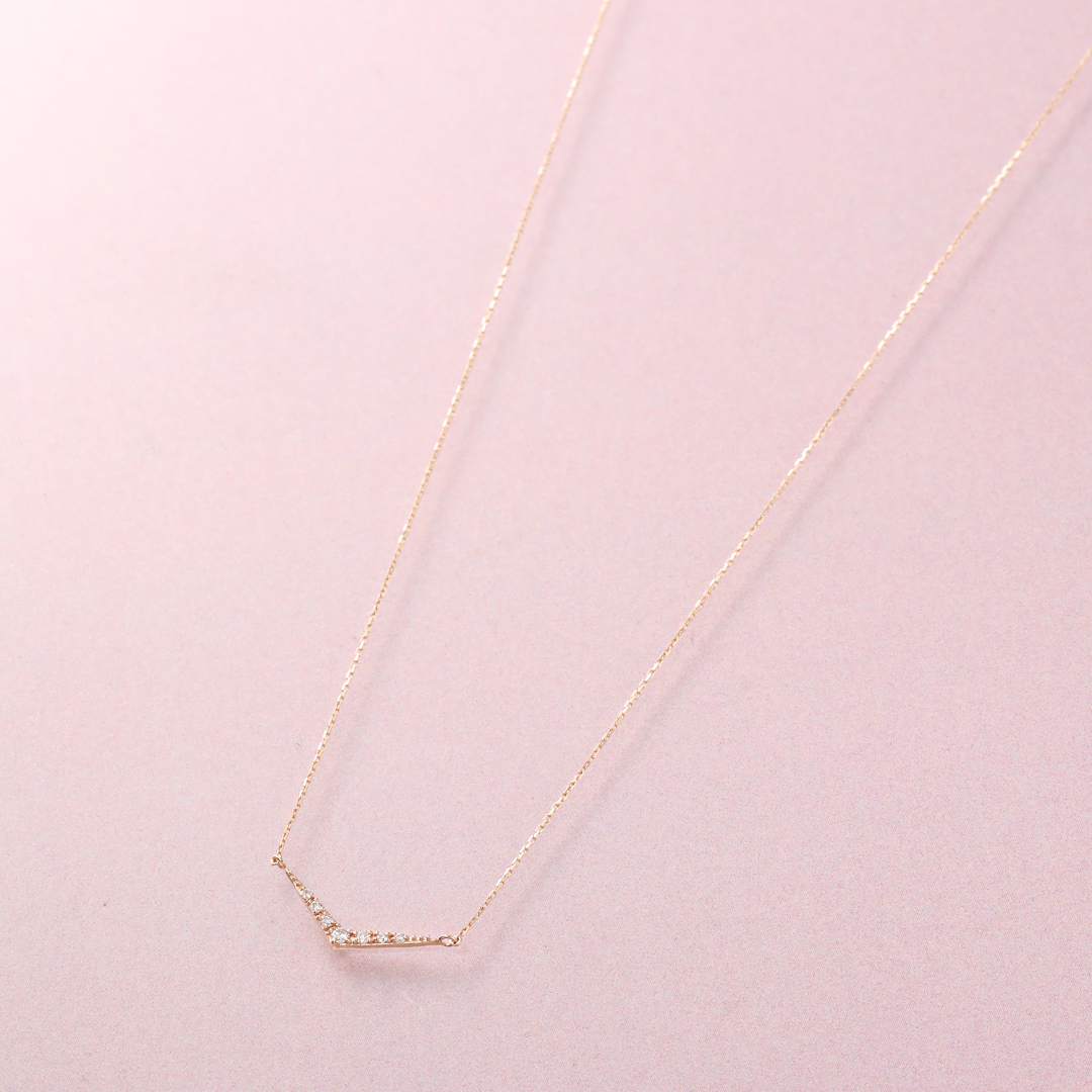 K10 YG Vモチーフ ダイヤ ネックレス N-59