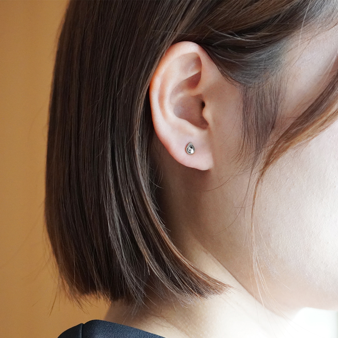 Pt ドロップモチーフ ピアス  P-14