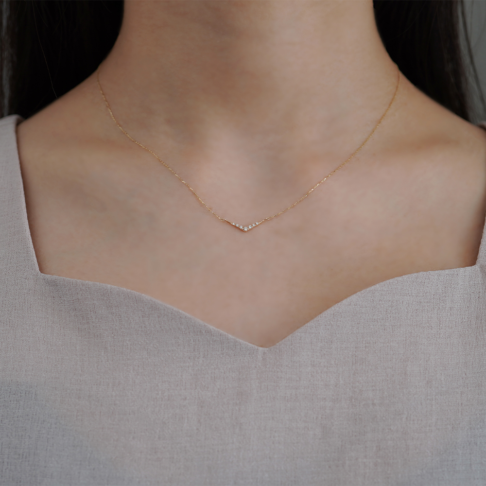 K10 YG Vモチーフ ダイヤ ネックレス N-59