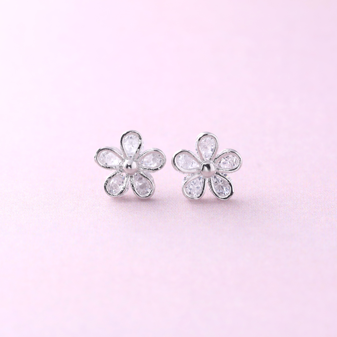 K18 WG フラワーモチーフ ピアス  P-2