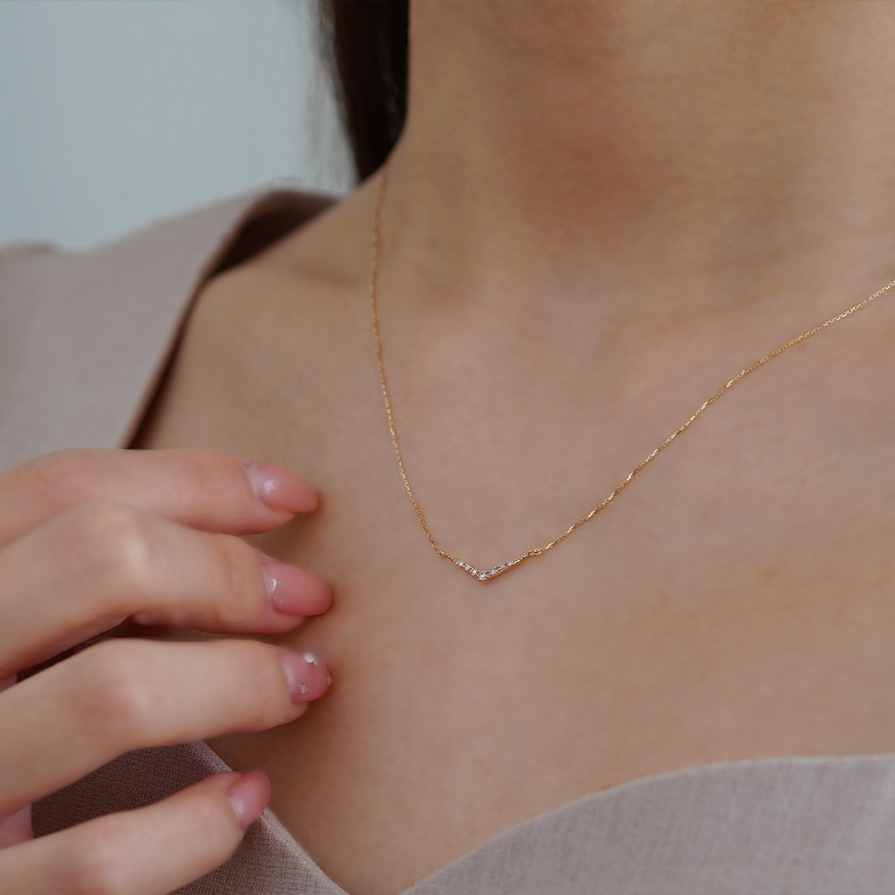 K10 YG Vモチーフ ダイヤ ネックレス N-59