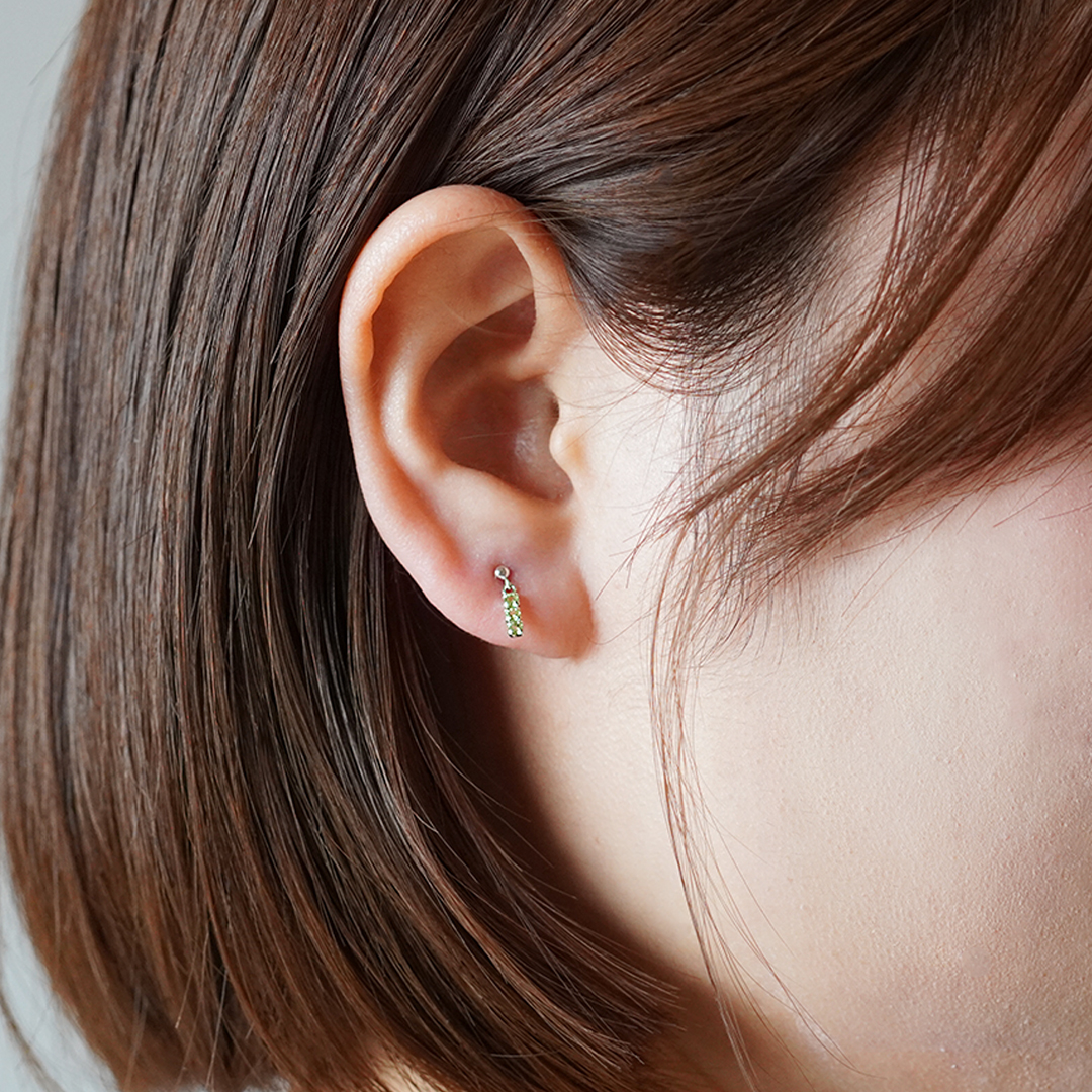 K10 WG ペリドット ピアス  P-10