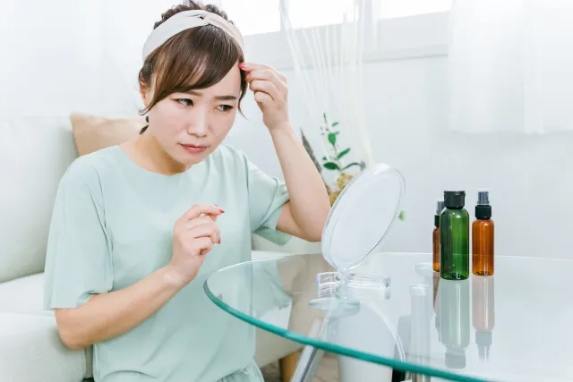 くせ毛には生まれつきのものと後天的なものがある