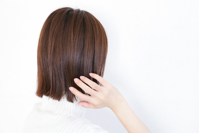 【自宅ケア】傷んだ髪を綺麗にするには？見た目や手触りを整える5つの方法