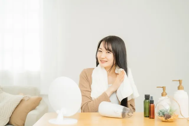 【うるツヤ髪へ】ヘアオイルのおすすめの使い方やスタイリングの4つの注意点を解説