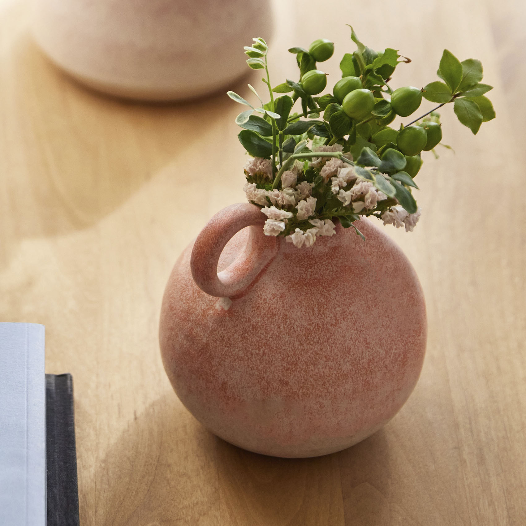 hinata 形状展開: ◯S  外寸：12φ×13H, カラー展開: MIX MATT ORANGE