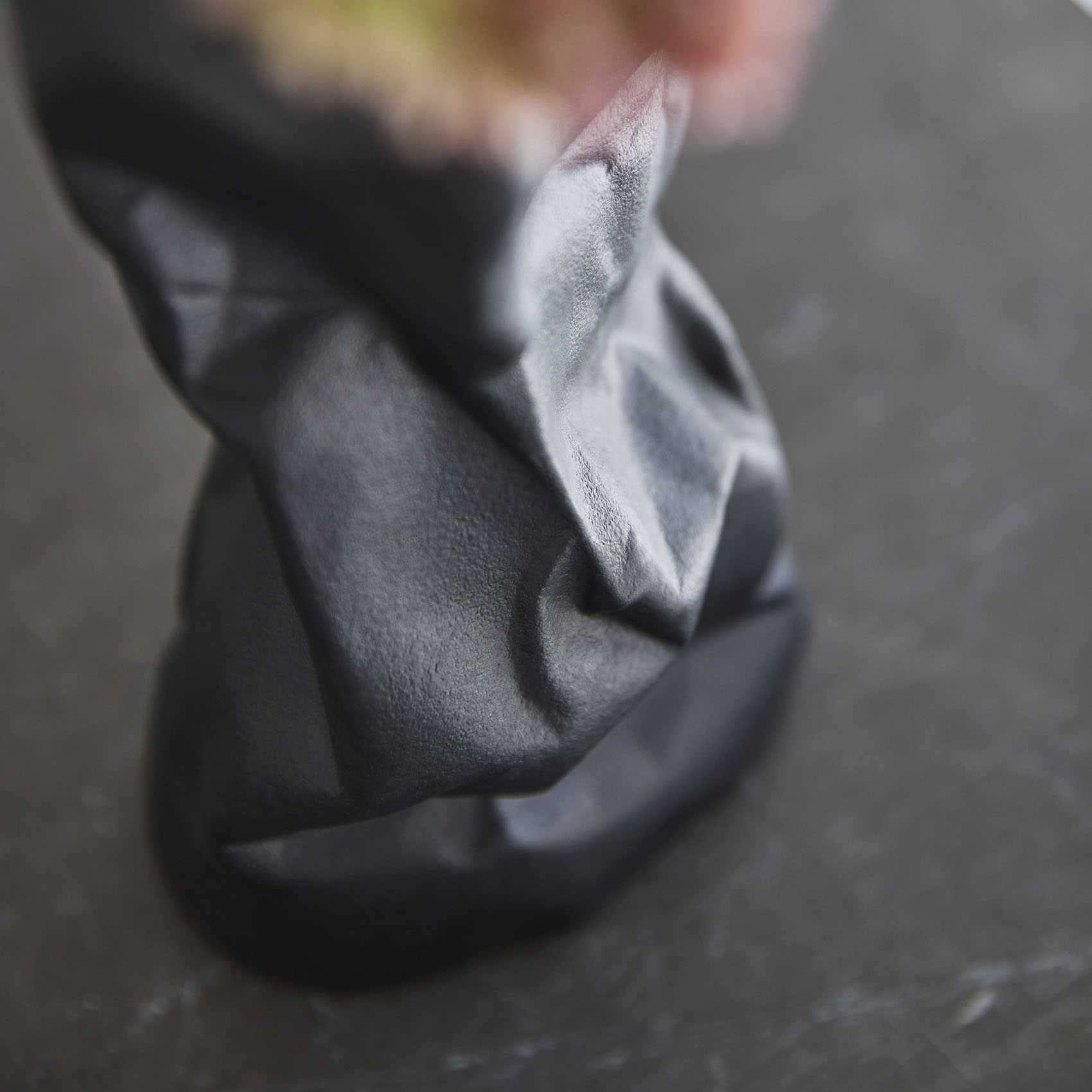 Phantasma 形状展開: 外寸：約12L×約10W×約23H, カラー展開: MATT WHITE