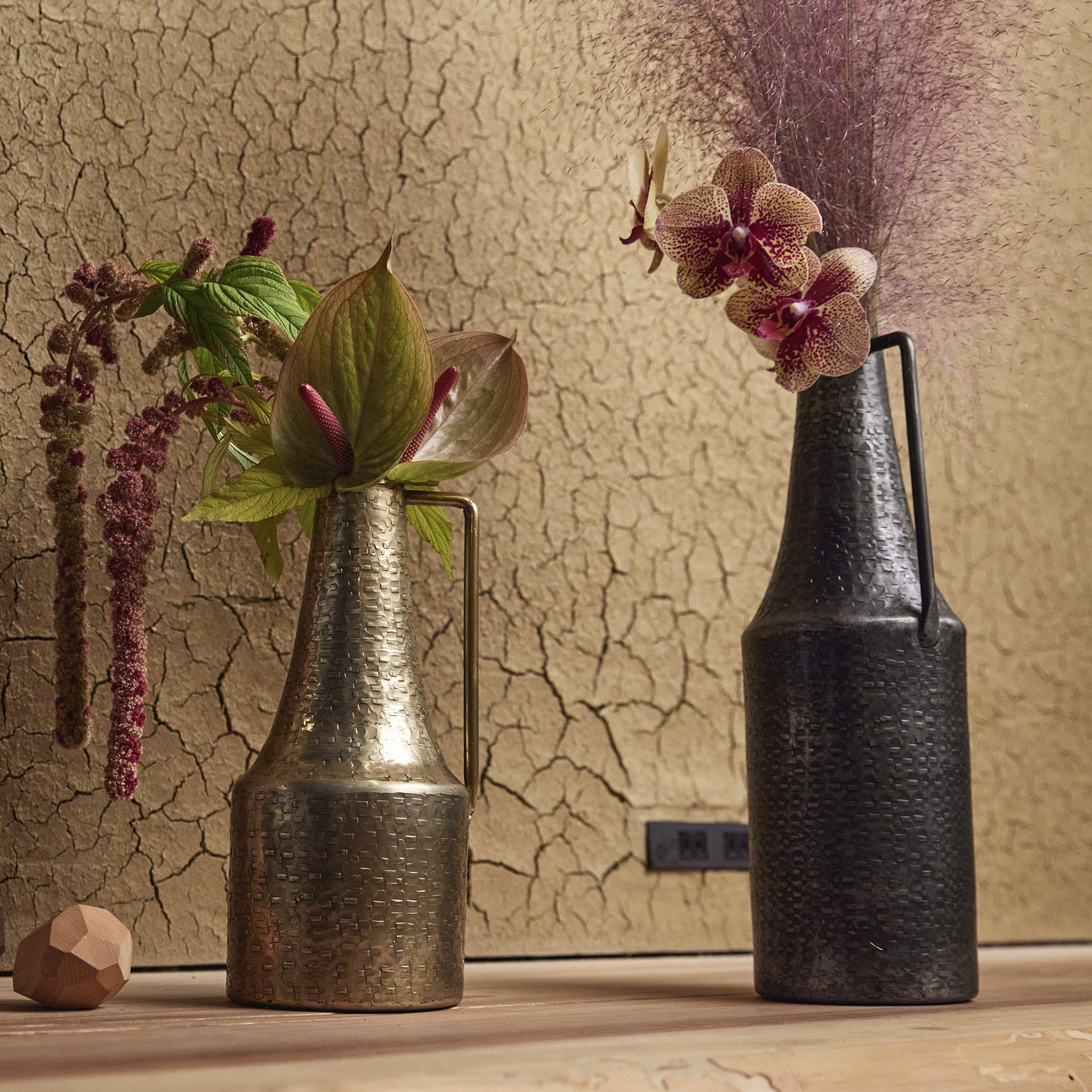 Aluminum tricot 形状展開: S  外寸：13.5L×13W×28H, カラー展開: GOLD