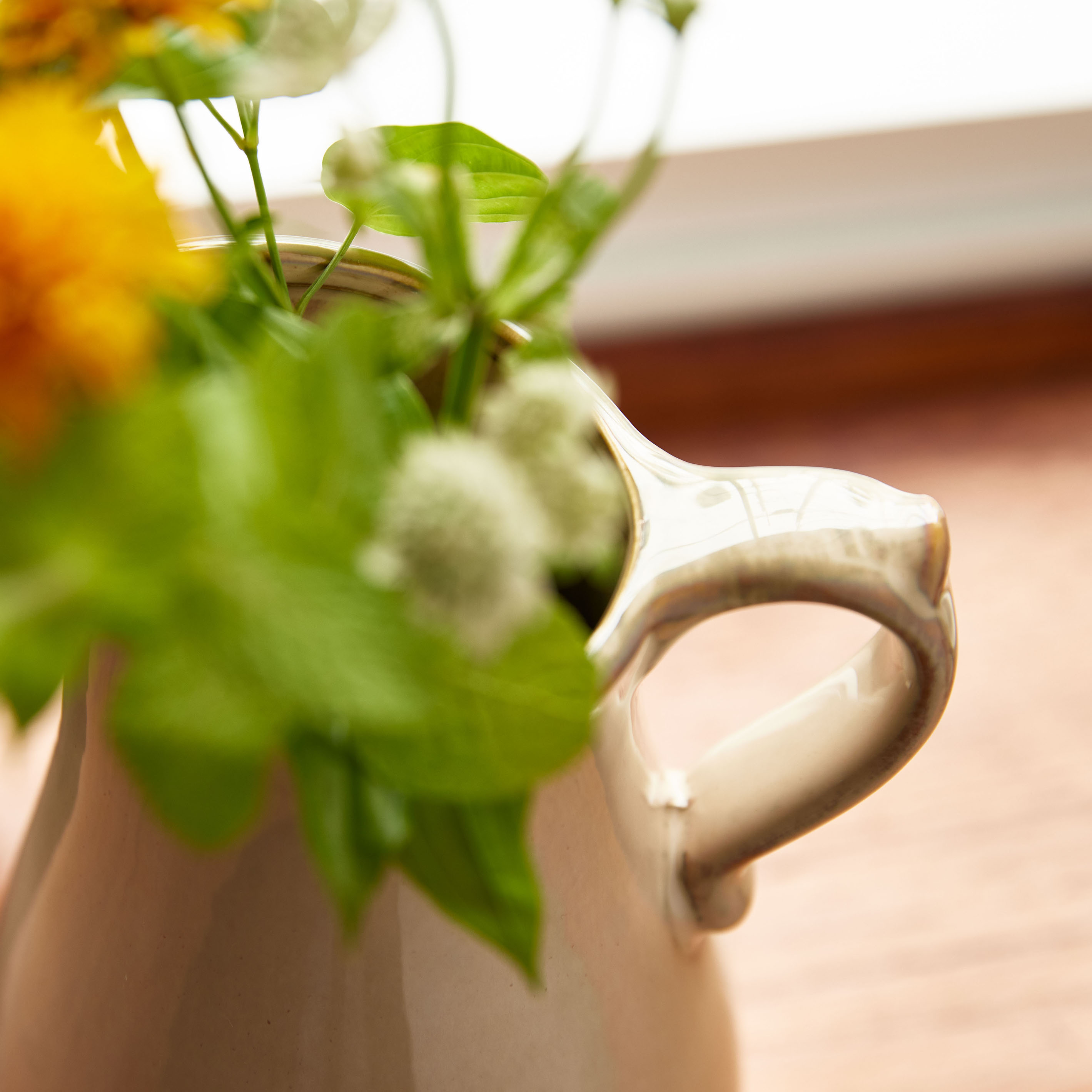 Calore 形状展開: S   外寸：8L×8W×18H, カラー展開: MIX BEIGE