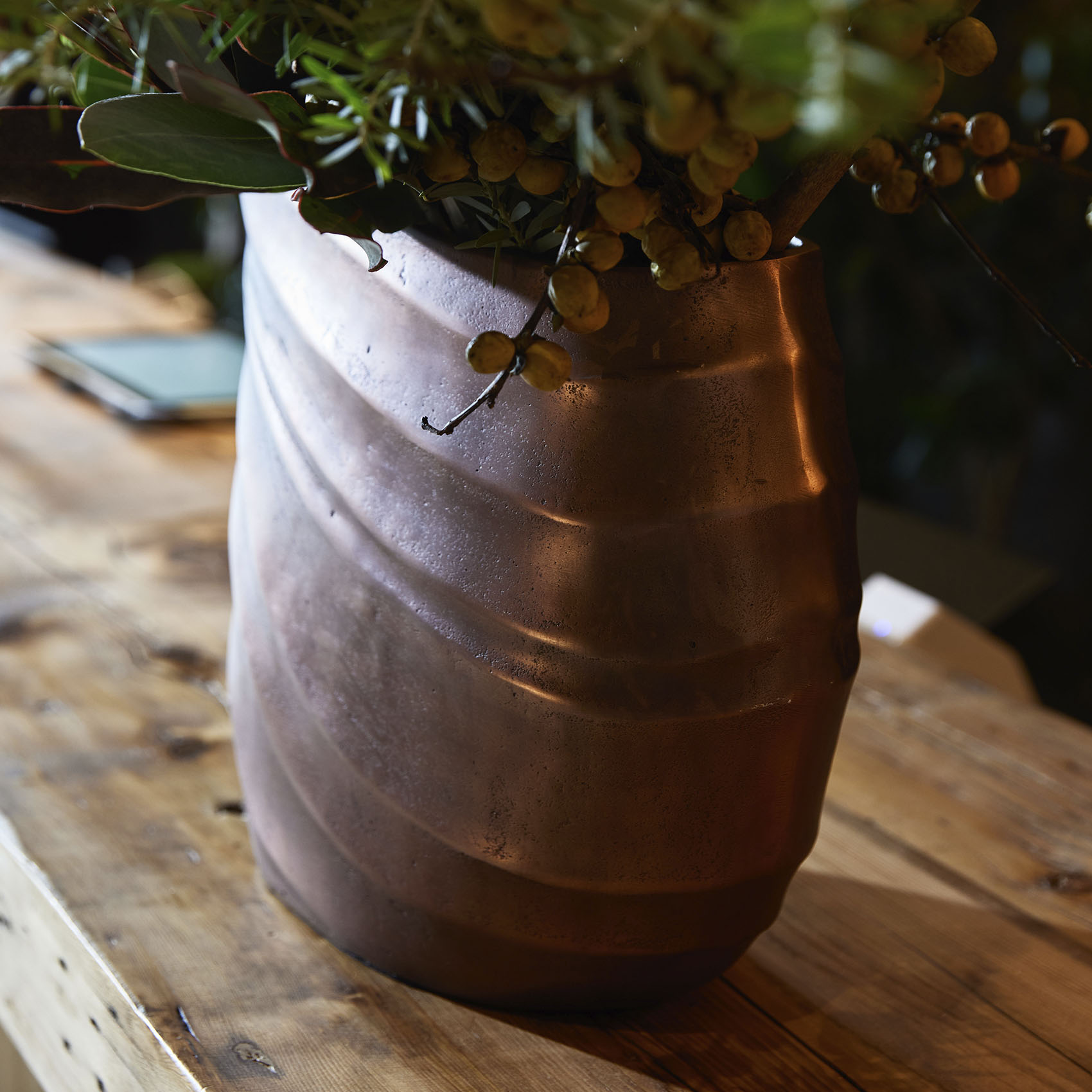 Aluminum spiral 形状展開: S  外寸：39L×15.5W×31H, カラー展開: COPPER