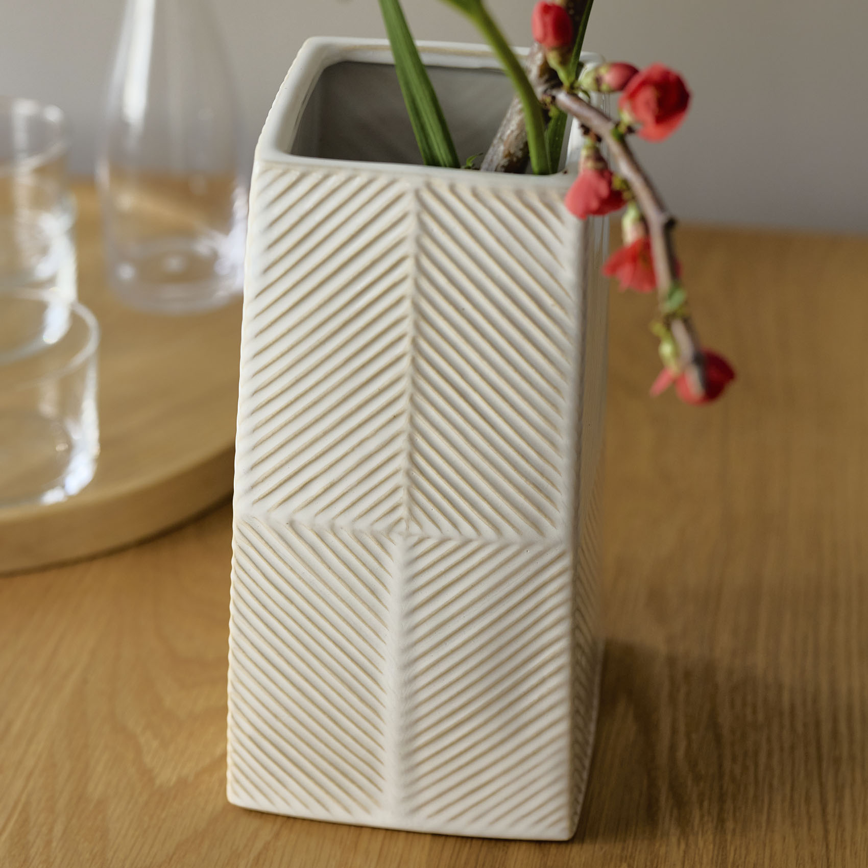 SUGIAYA 形状展開: XL  外寸：12L×12W×23H, カラー展開: 100