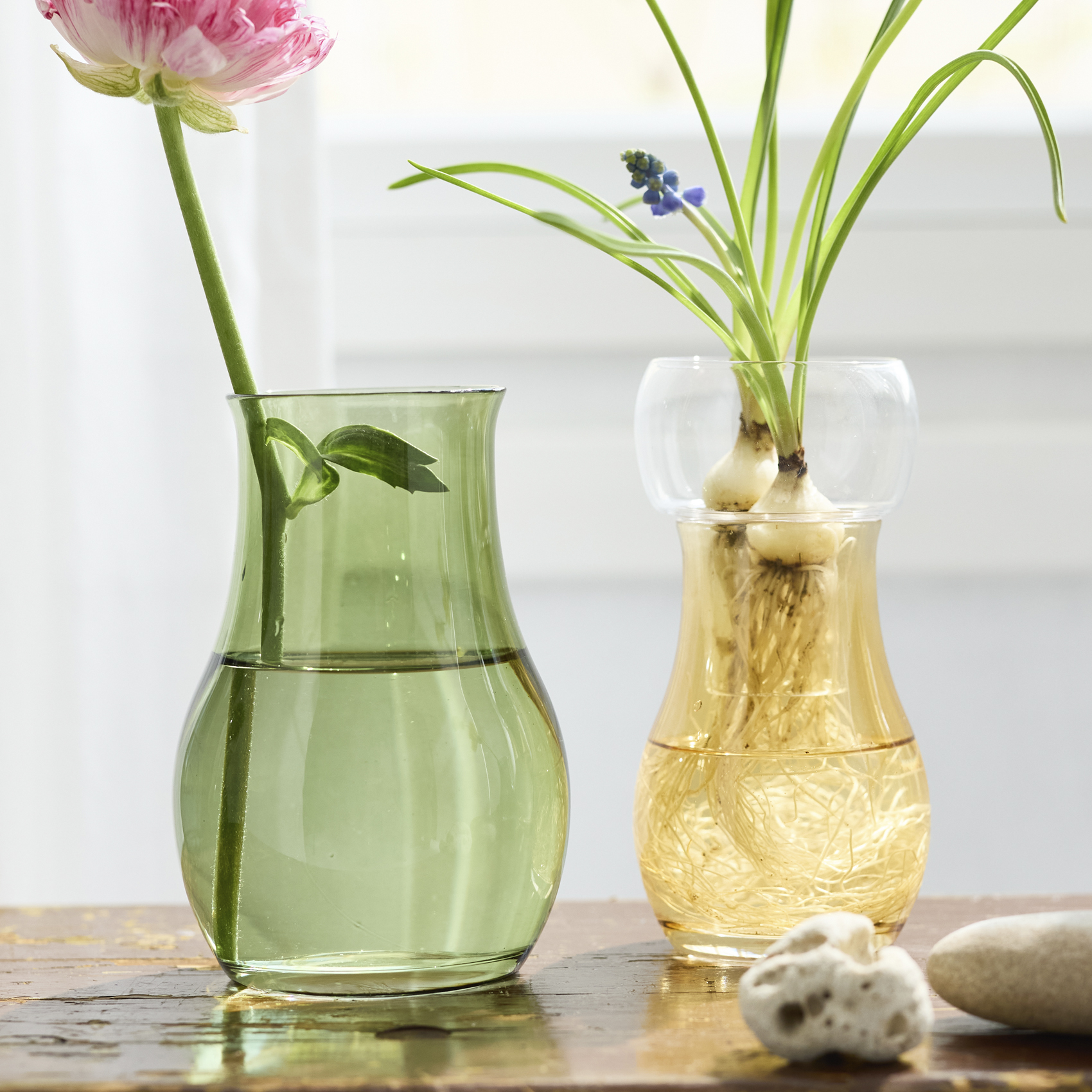 Bulbee 形状展開: S  外寸：7φ×14H, カラー展開: HONEY YELLOW