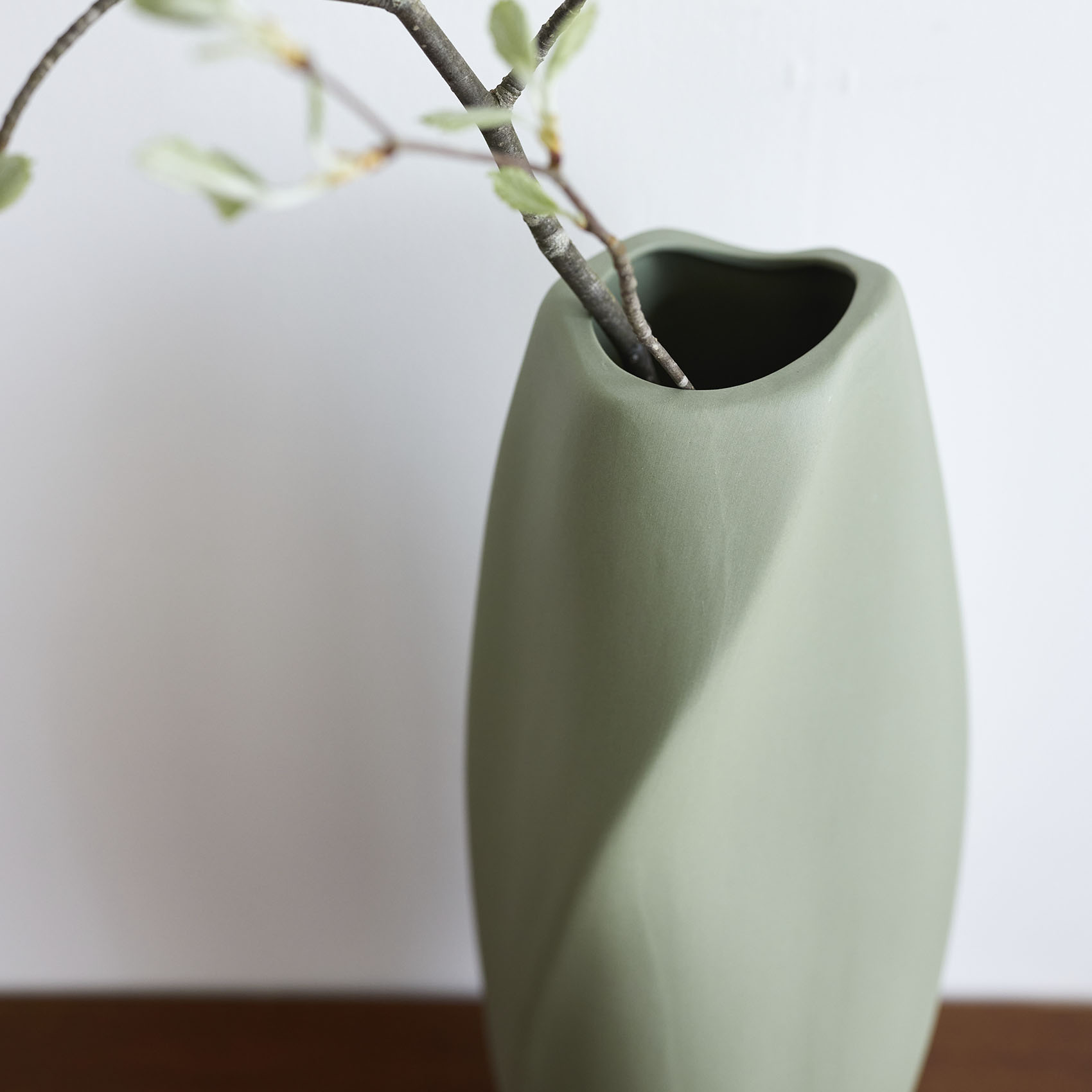 espiral 形状展開: S  外寸：9L×8W×16H, カラー展開: HERBAL GREEN