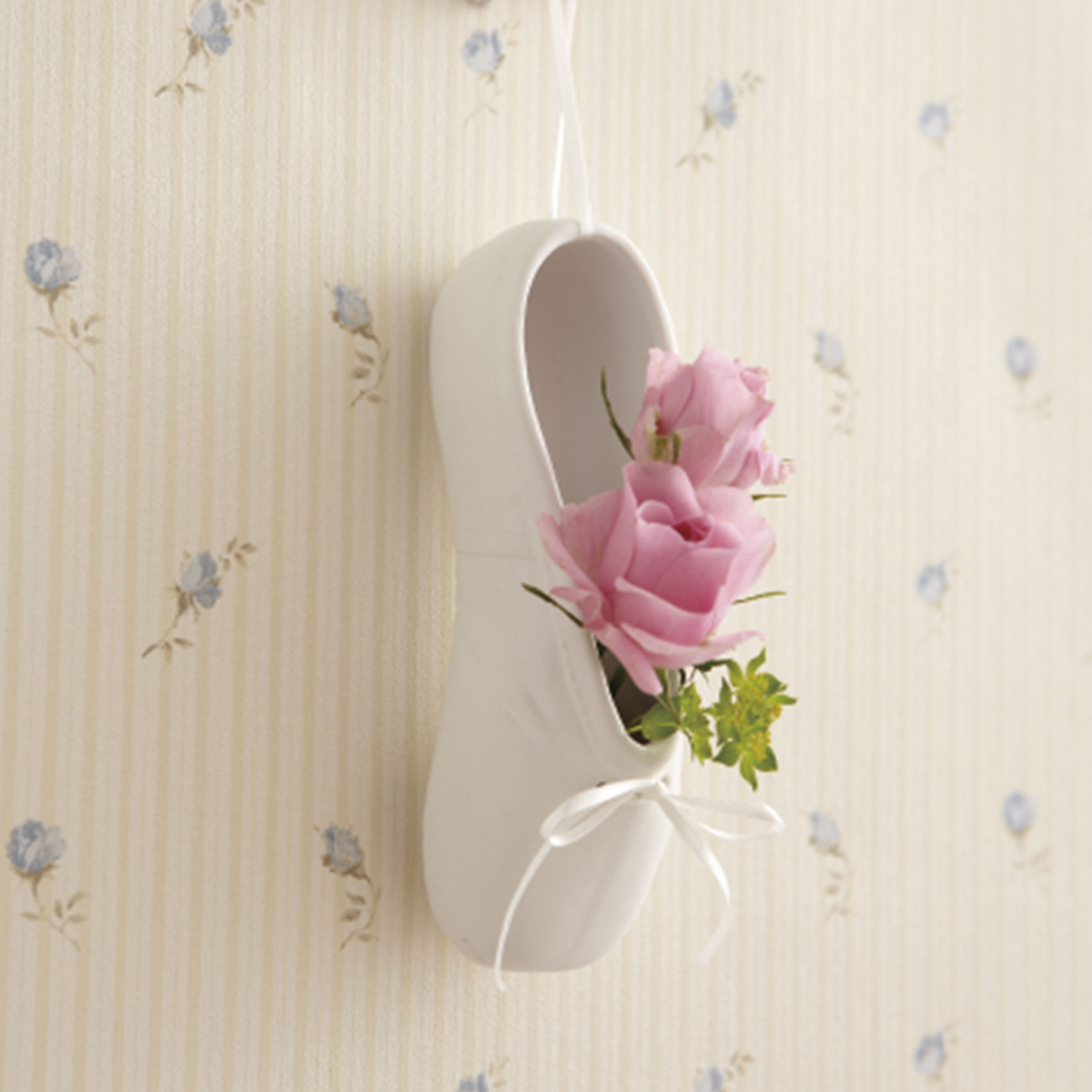 En pointe 形状展開: S  外寸：14L×5W×4.5H, カラー展開: MATT WHITE