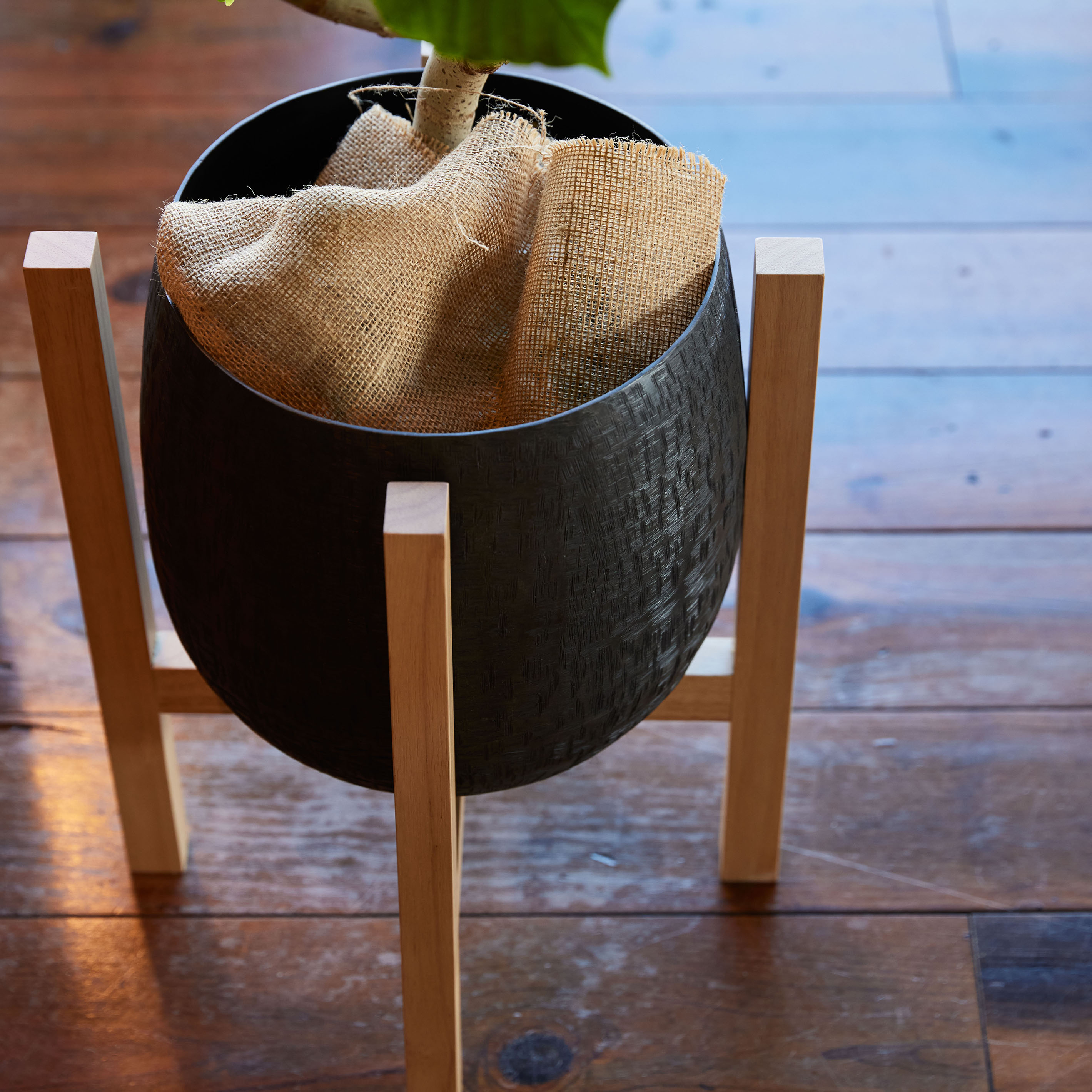 Aluminum Pot 形状展開: S  外寸：24φ×23H, カラー展開: BLACK