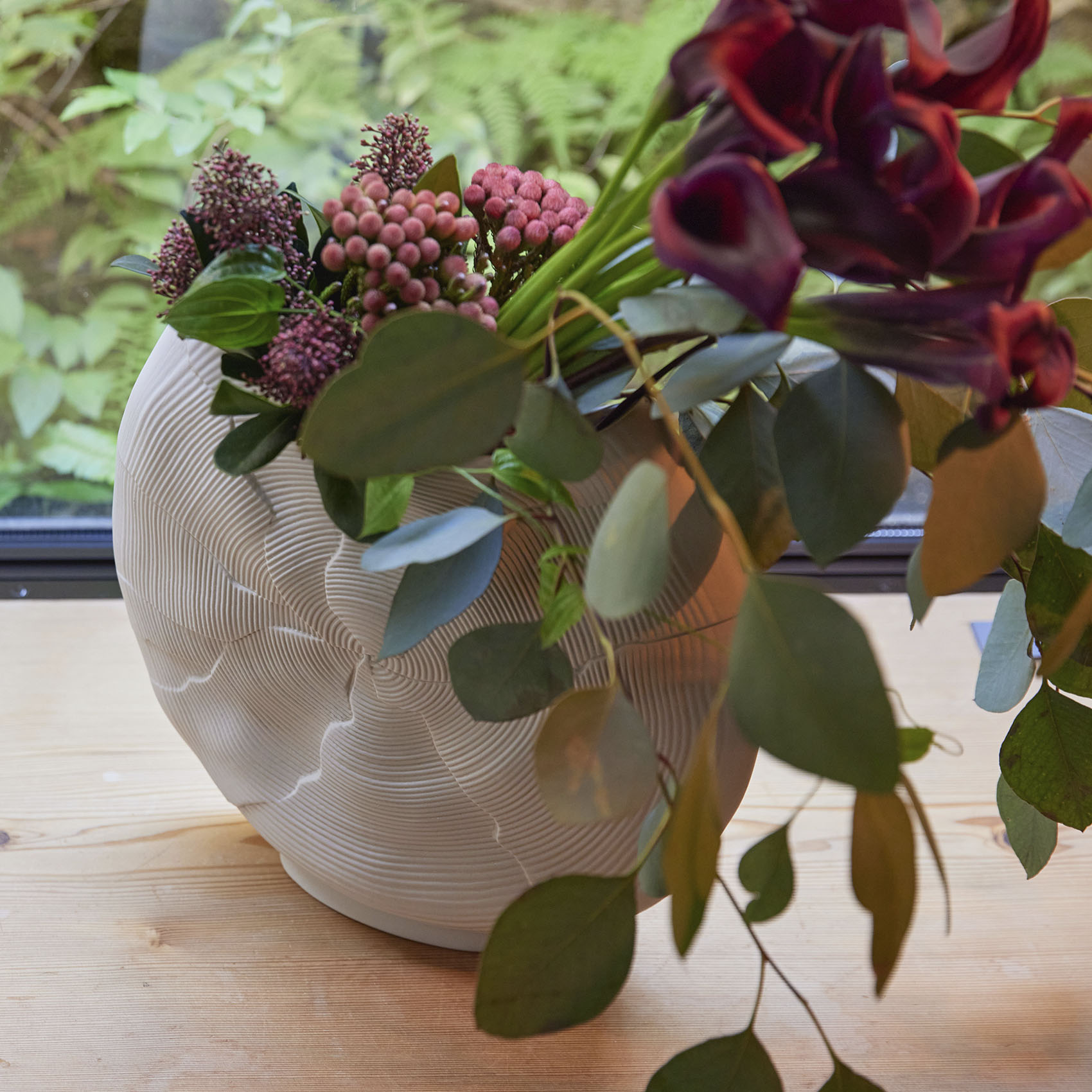 Spur 形状展開: S  外寸：25L×7.5W×24H