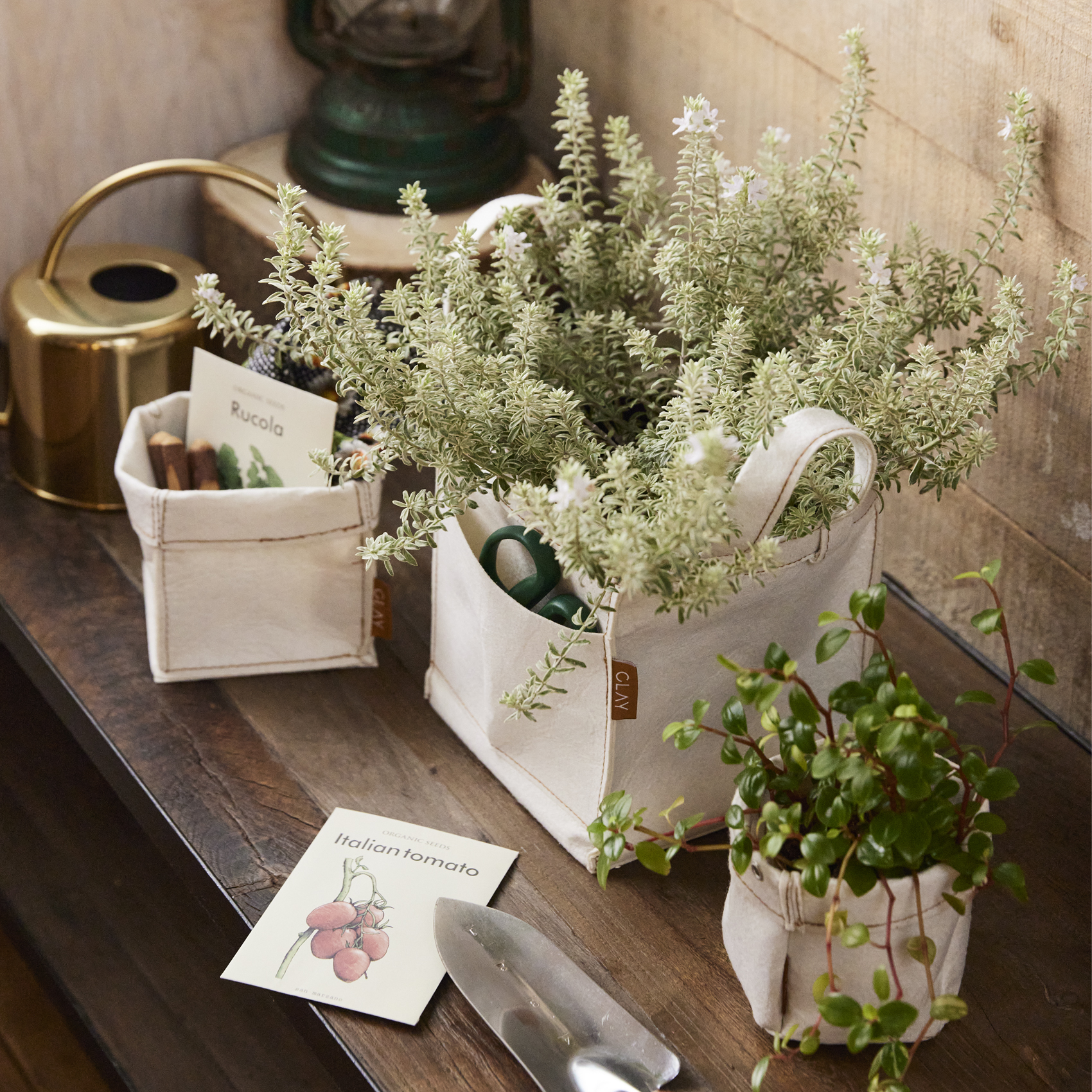 Re:pot 形状展開: 外寸：10L×10W×14H, カラー展開: ECRU