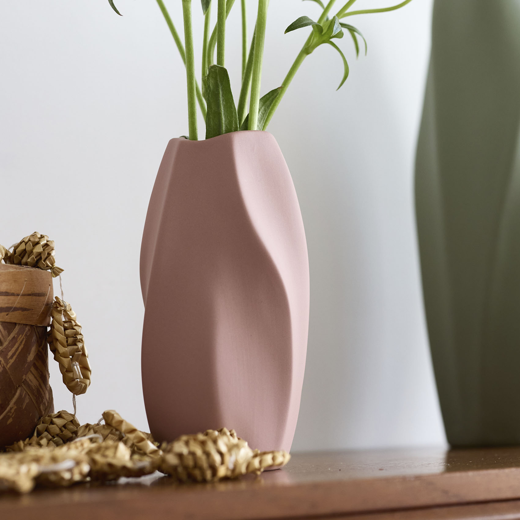 espiral 形状展開: S  外寸：9L×8W×16H, カラー展開: HERBAL GREEN