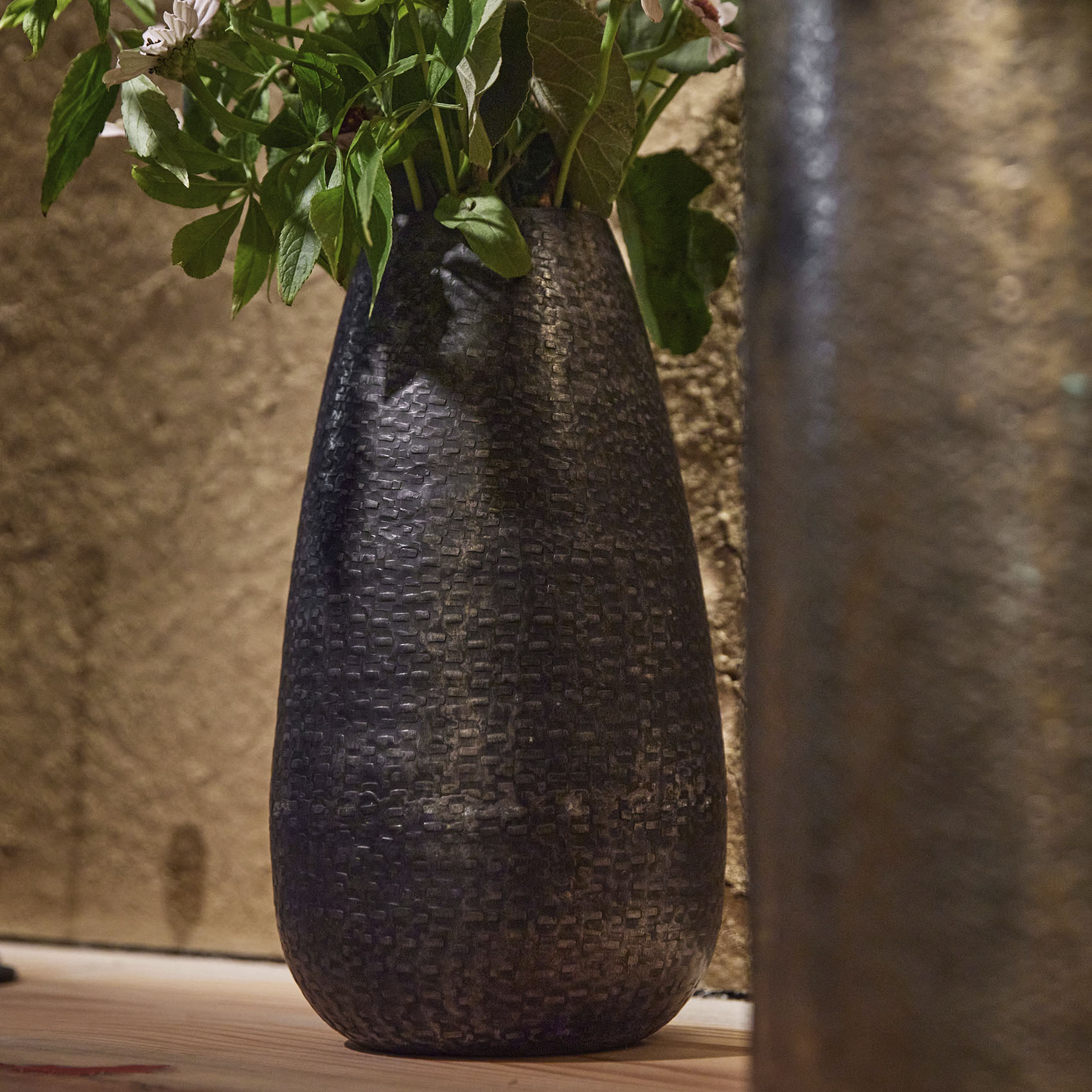 Aluminum tricot 形状展開: 外寸：17φ×32H, カラー展開: BLACK