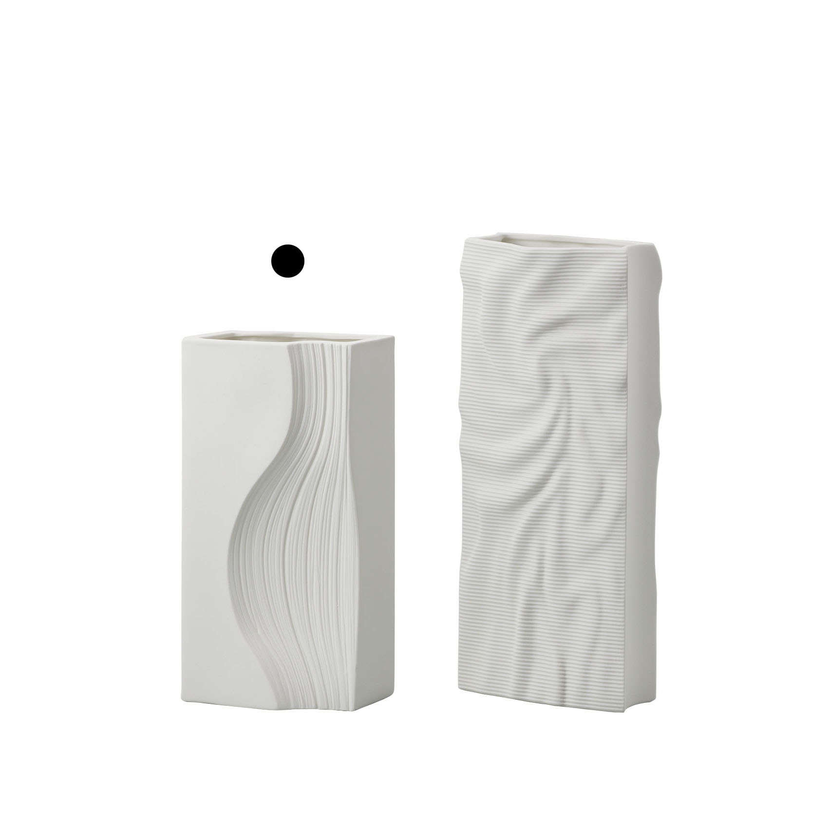 Phantasma 形状展開: 外寸：18L×12W×36H, カラー展開: MATT WHITE