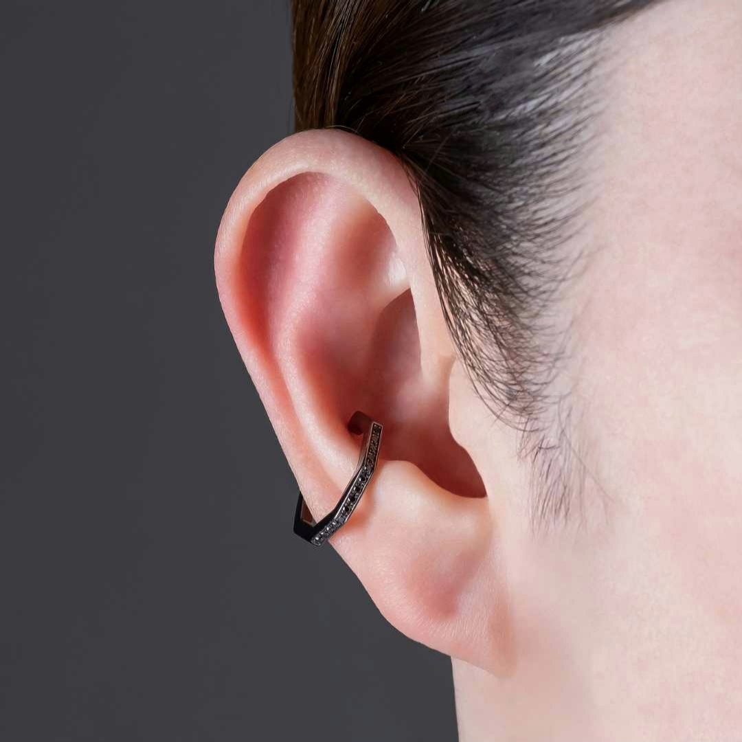 Octagon Black Diamond Ear Cuff/BKruthanium