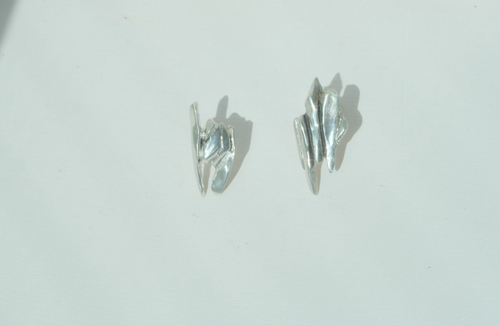 シャッタード テラ ピアス