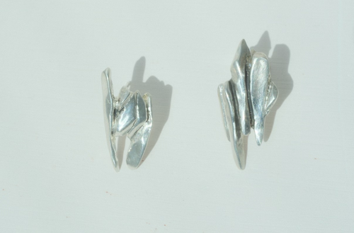 シャッタード テラ ピアス