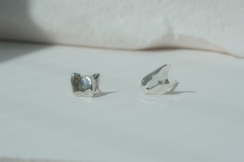 デブリス スタッズ ピアス