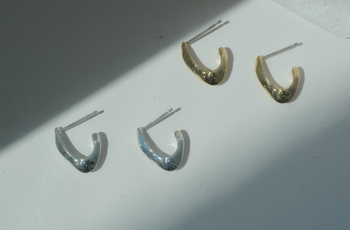 ラバ ピアス　