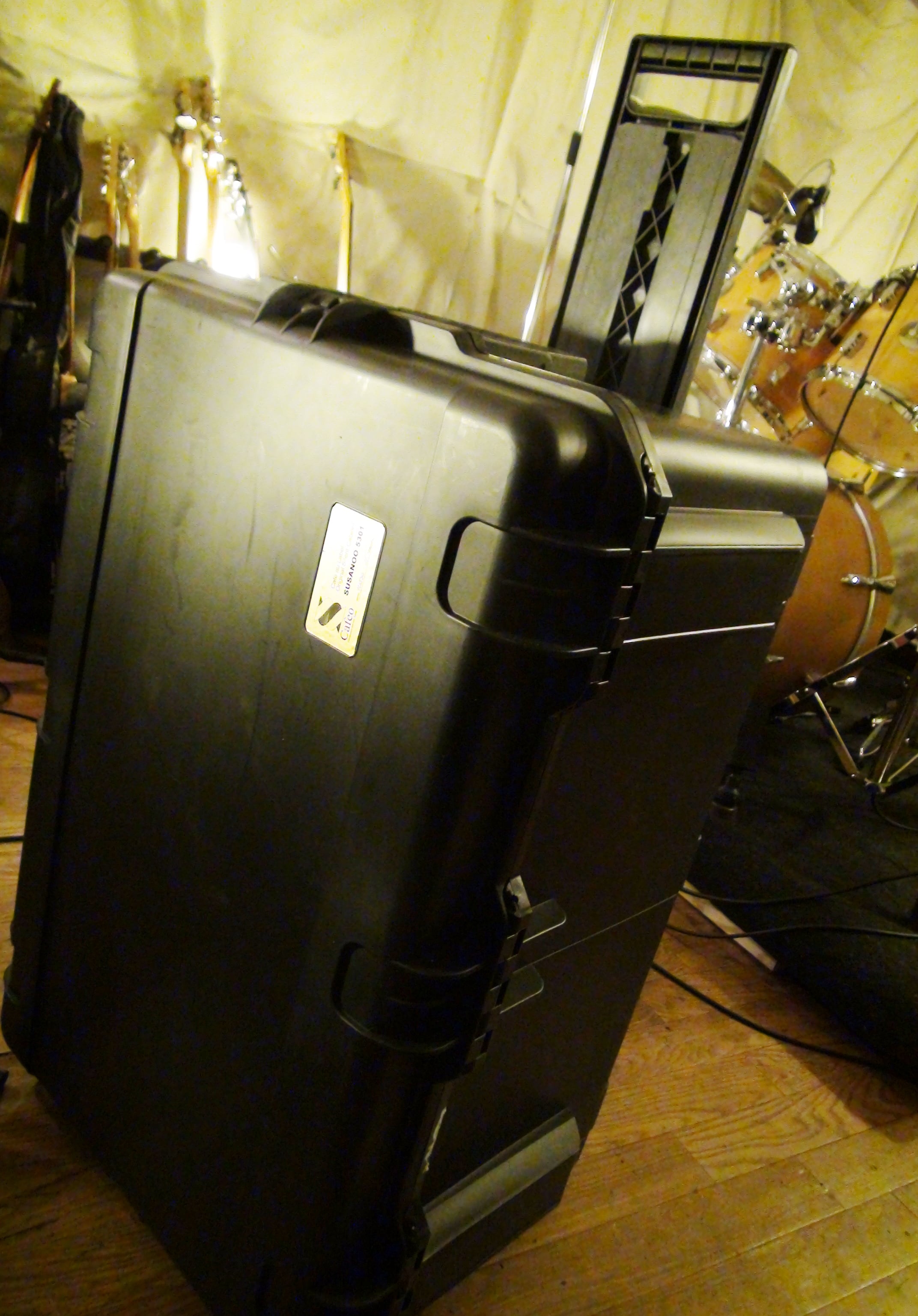 AMATERAS 5301/ Silent Cabinet for Guitar Amp + SHURE SM57（新品保証書付き1本）内蔵＆マイキングサービス マイク本数: 1本(標準)