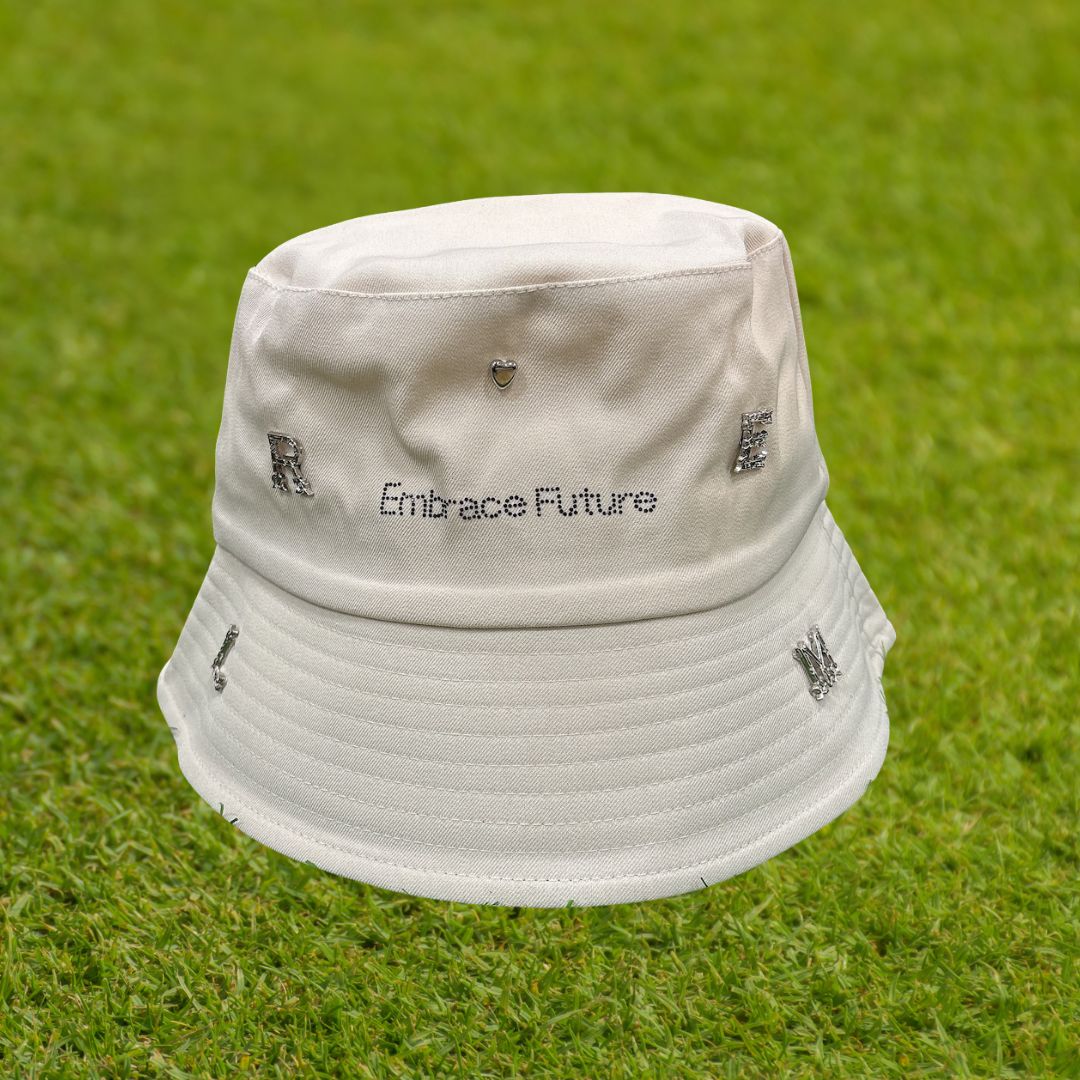 スタッズバケハ 