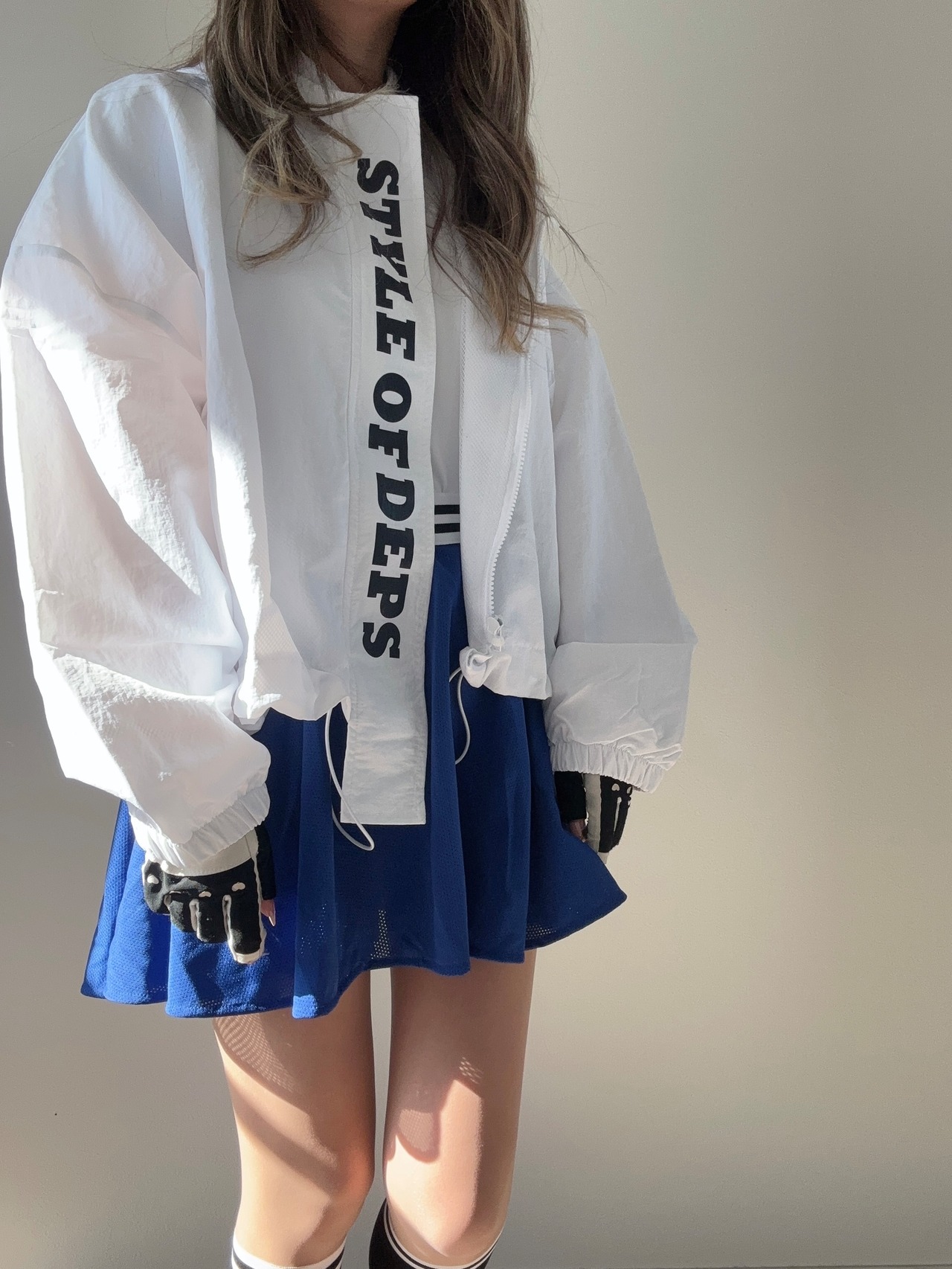 縦ロゴウィンドブレーカ