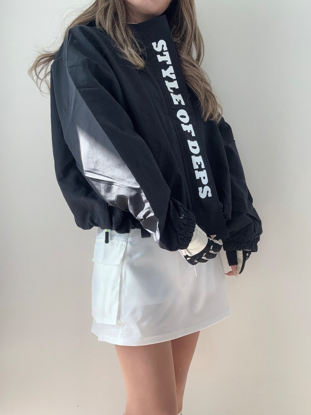 縦ロゴウィンドブレーカ