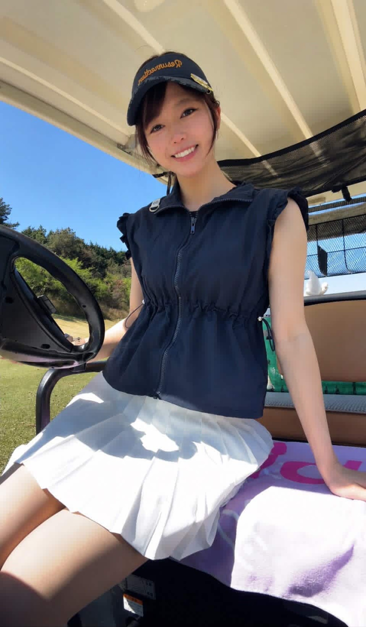 フリルジップベスト 