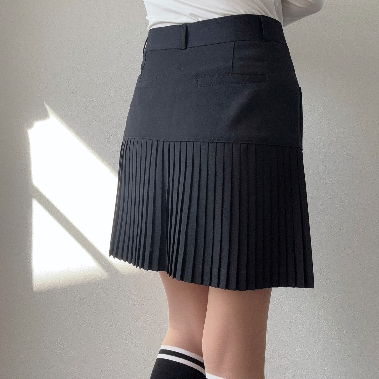 プリーツタイトスカート