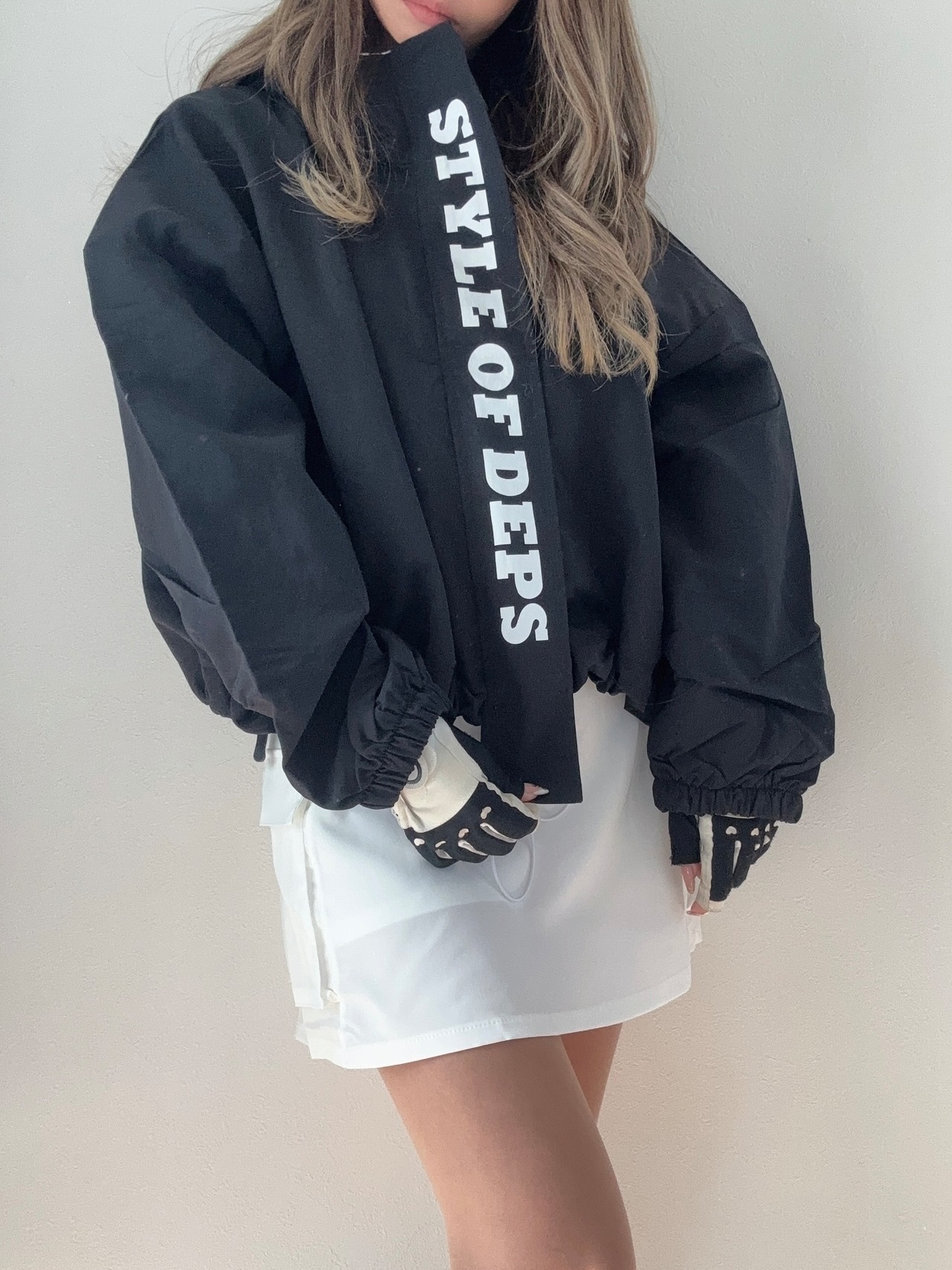 縦ロゴウィンドブレーカ