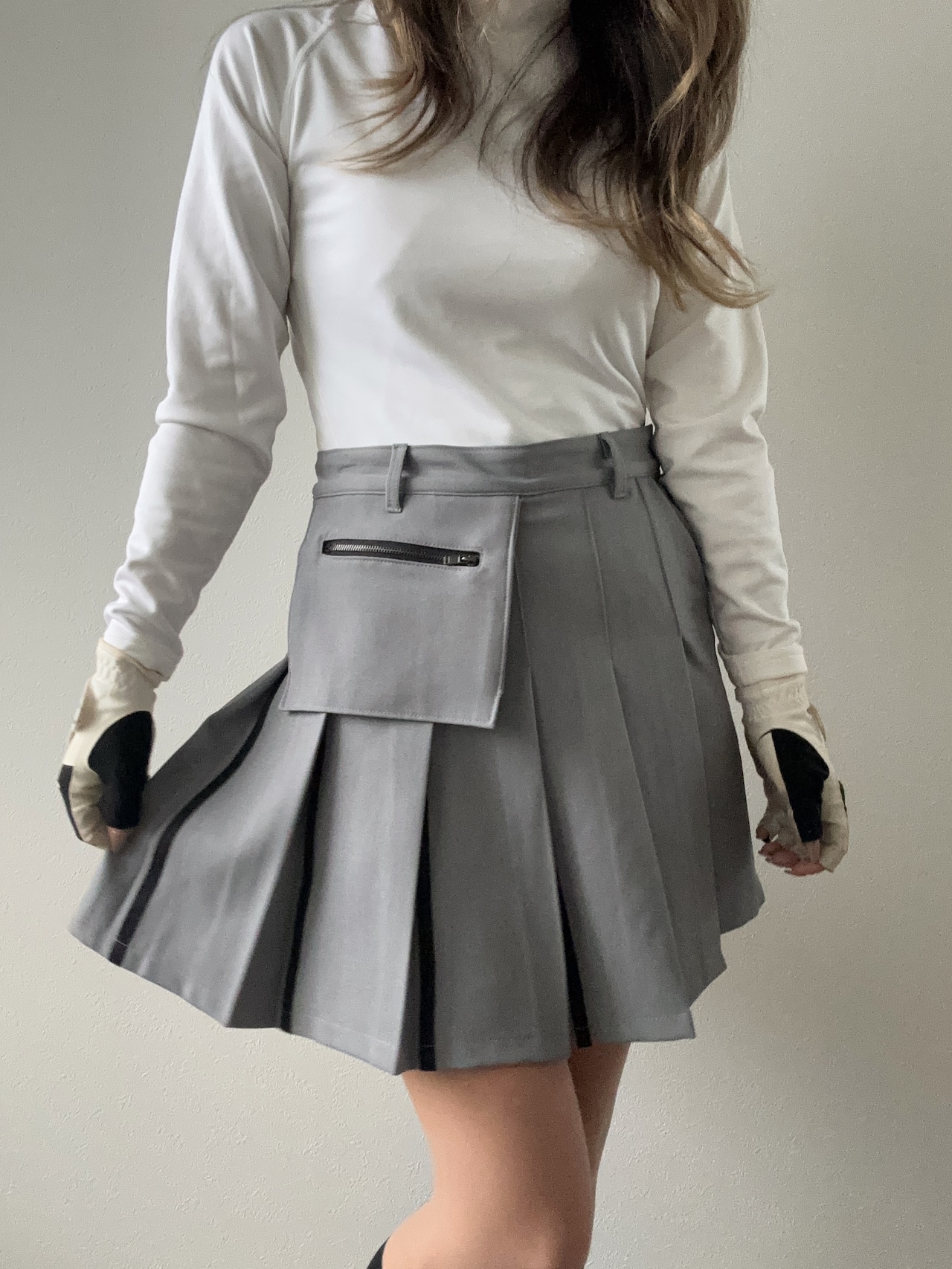 ポシェット付きラインプリーツスカート