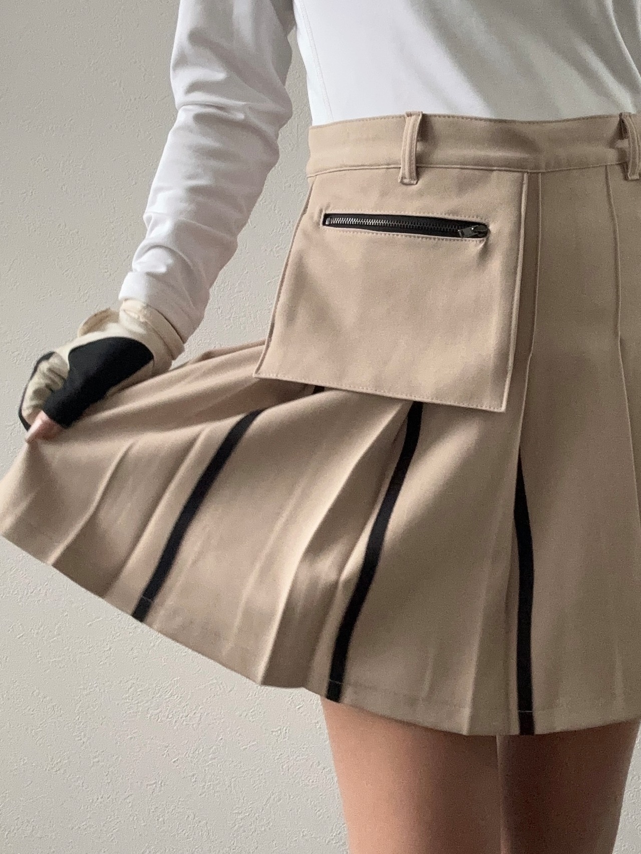 ポシェット付きラインプリーツスカート