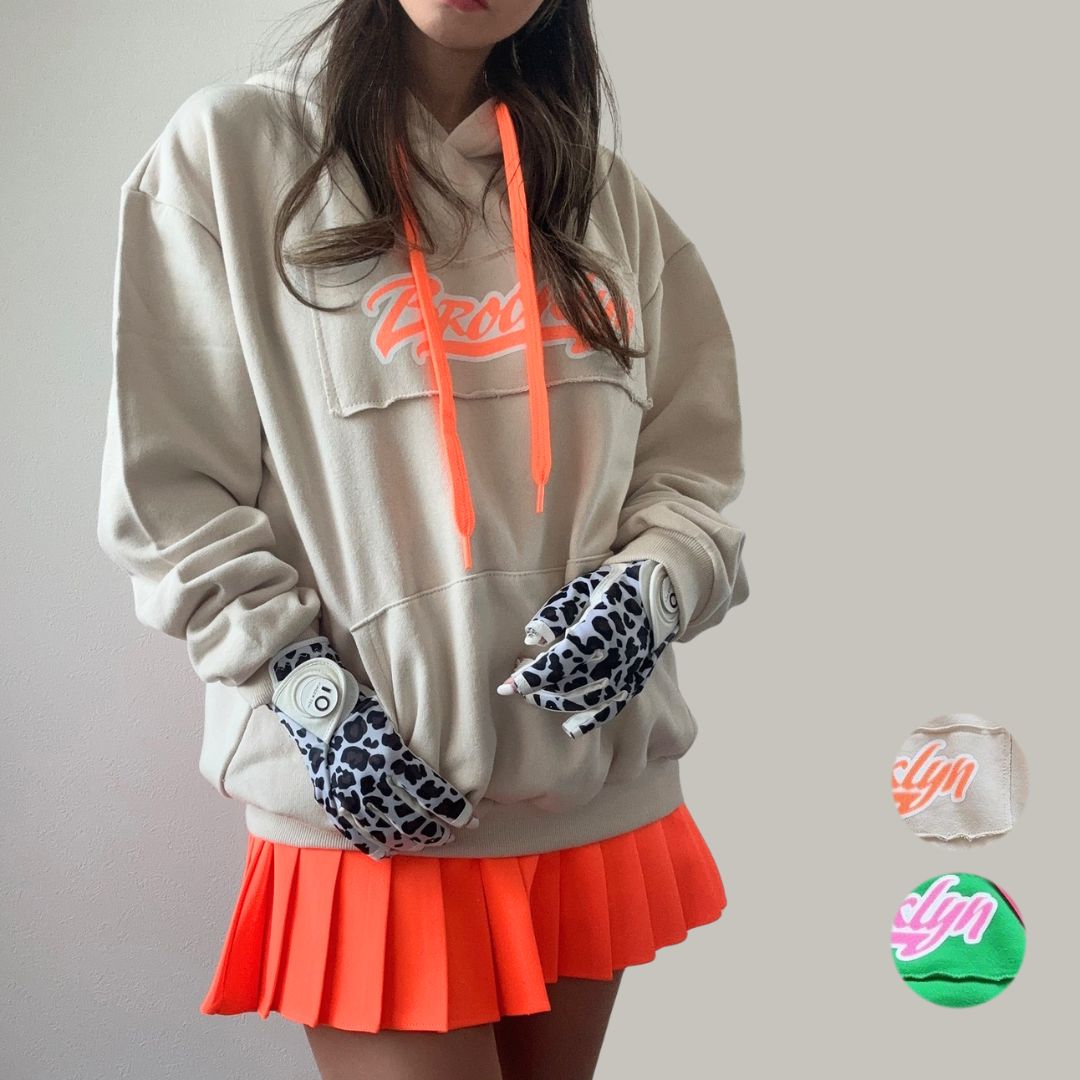 ネオンポイントフーディー