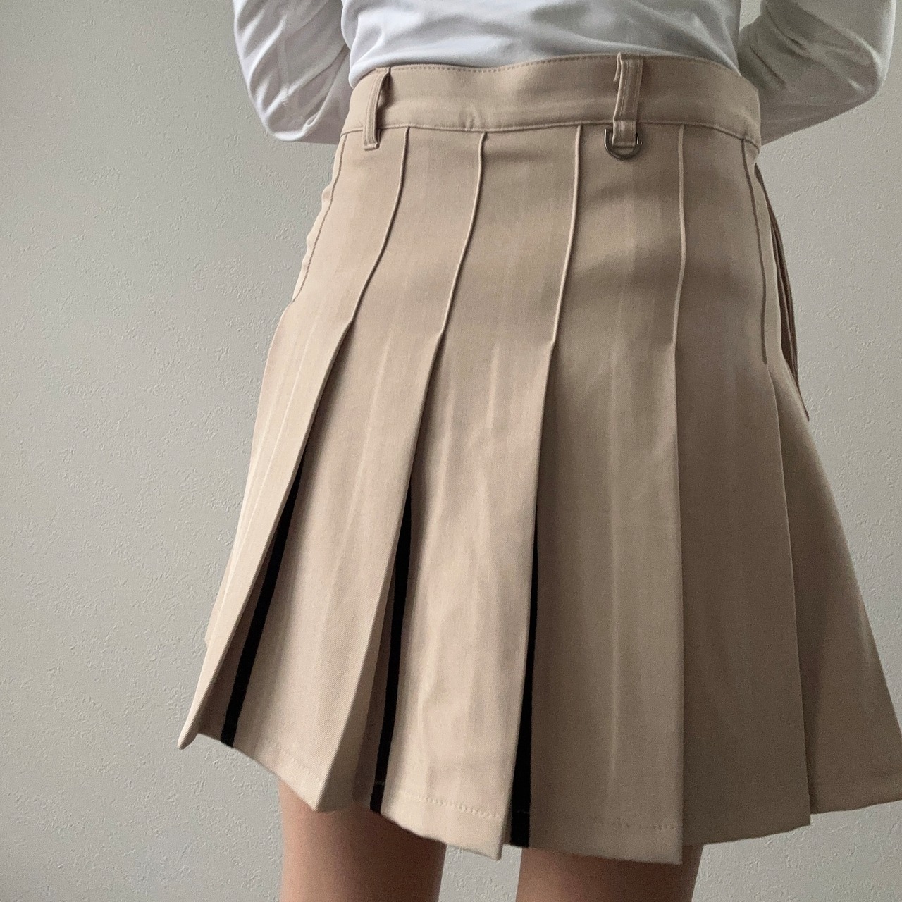 ポシェット付きラインプリーツスカート