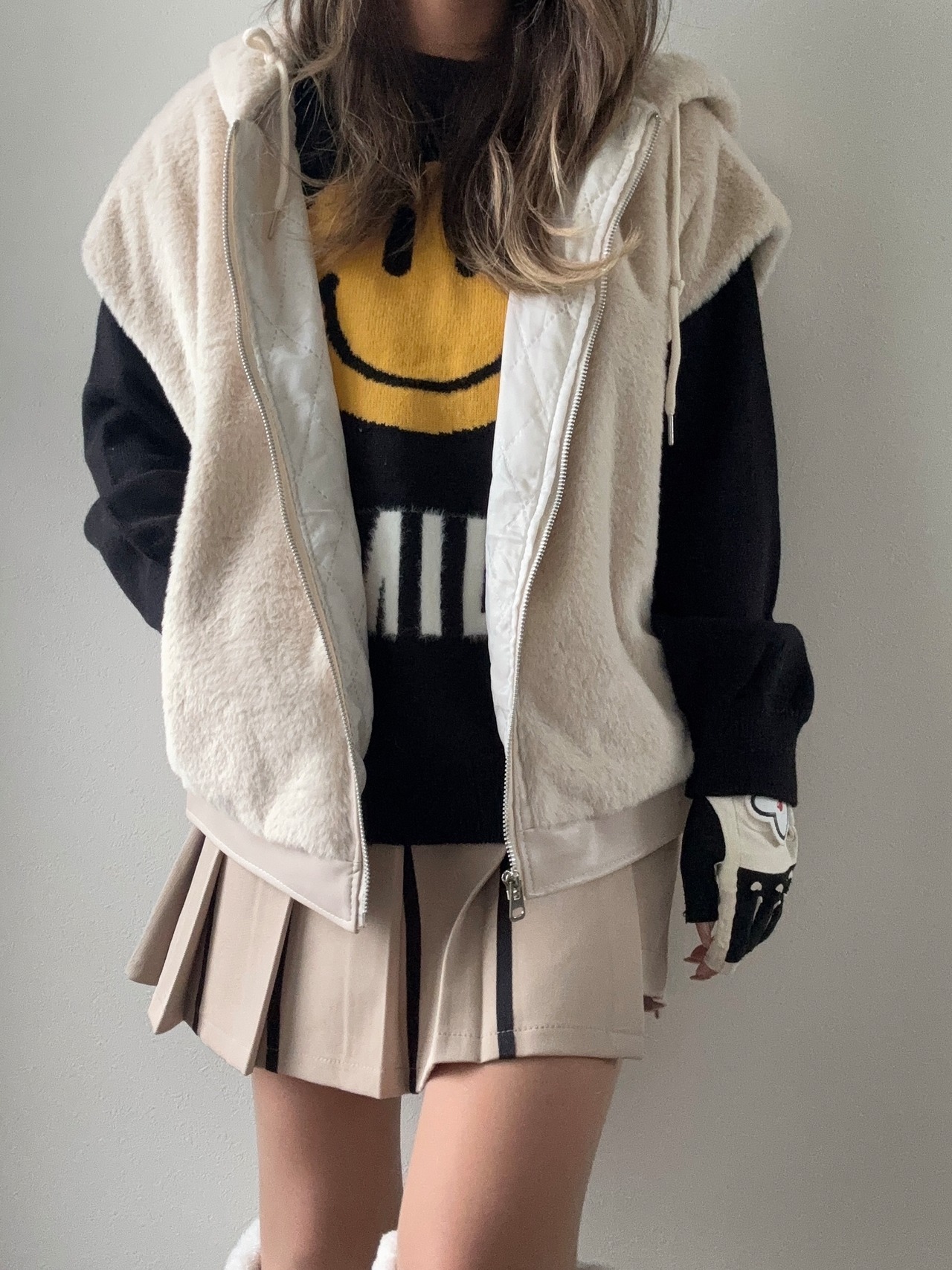 ポシェット付きラインプリーツスカート