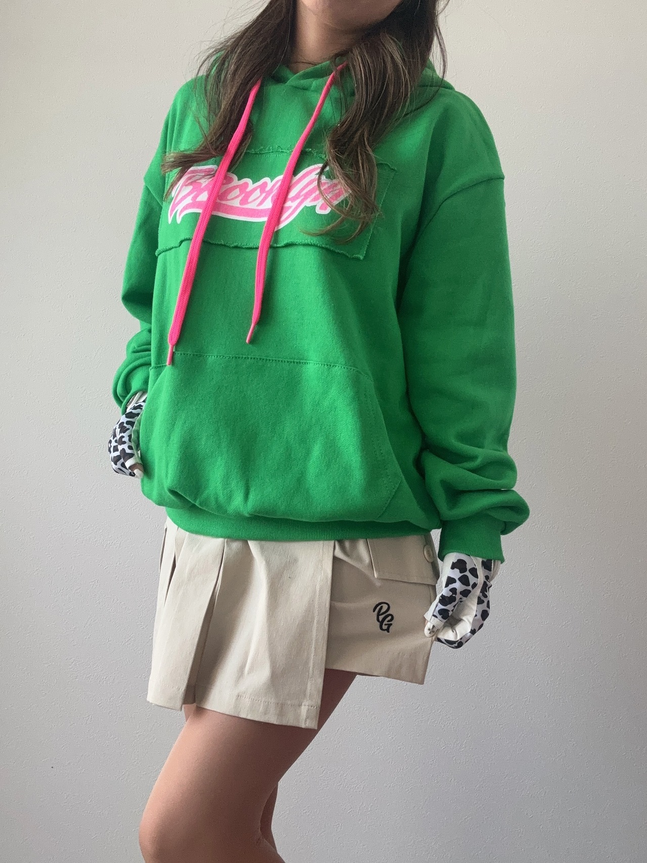 ネオンポイントフーディー