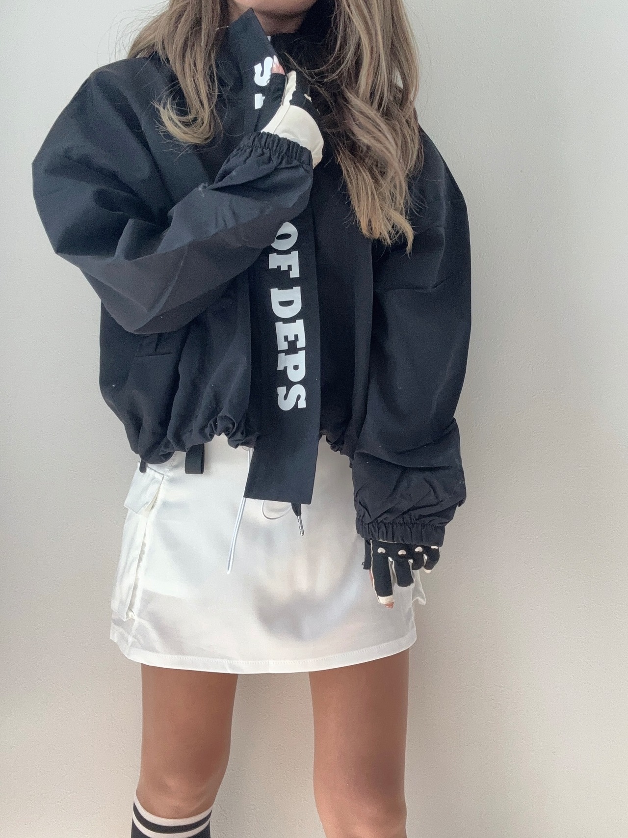 縦ロゴウィンドブレーカ