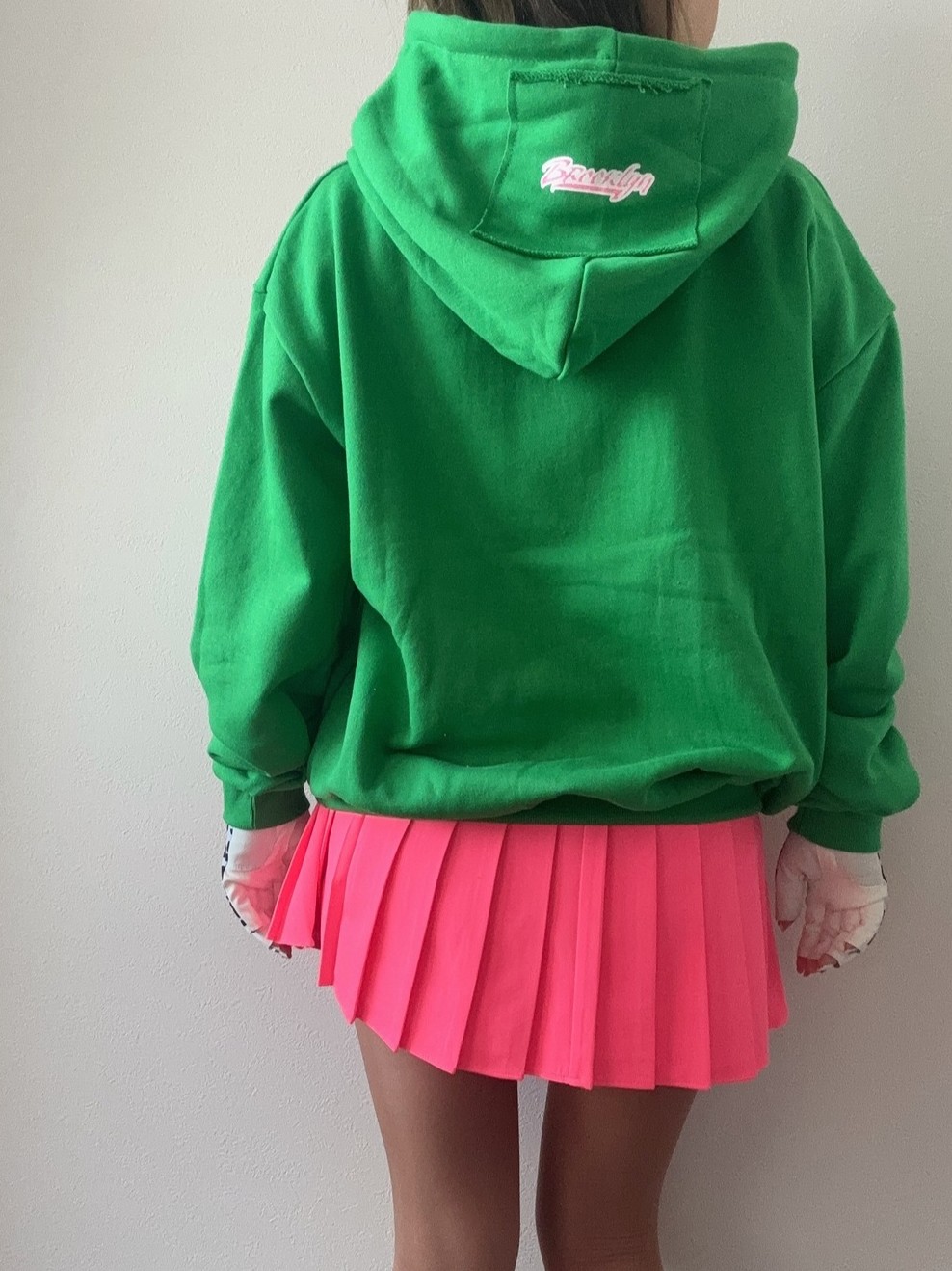 ネオンポイントフーディー