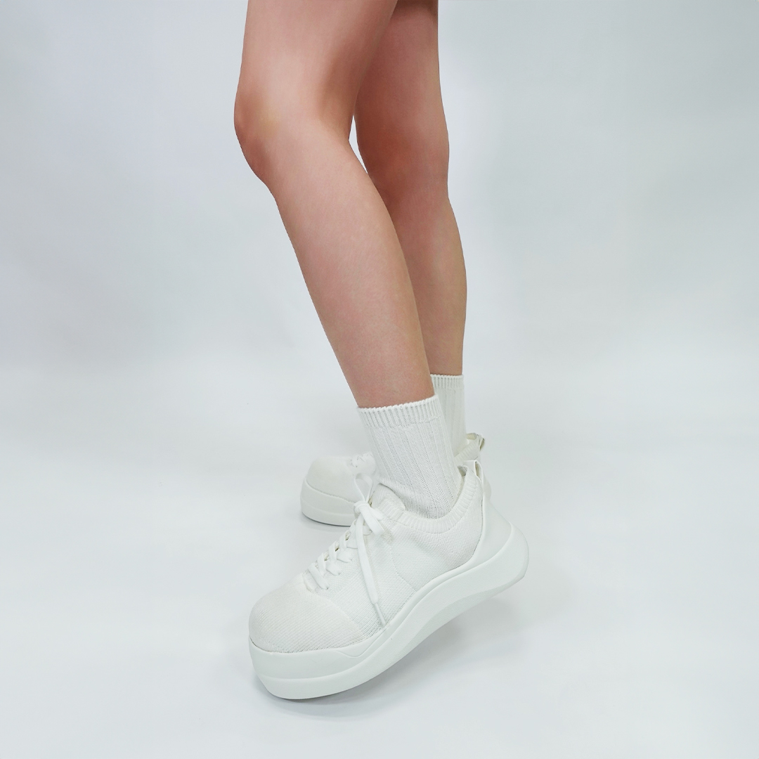ストレッチニットスニーカー ホワイト/ホワイト サイズ: レディースS（~22.5cm）