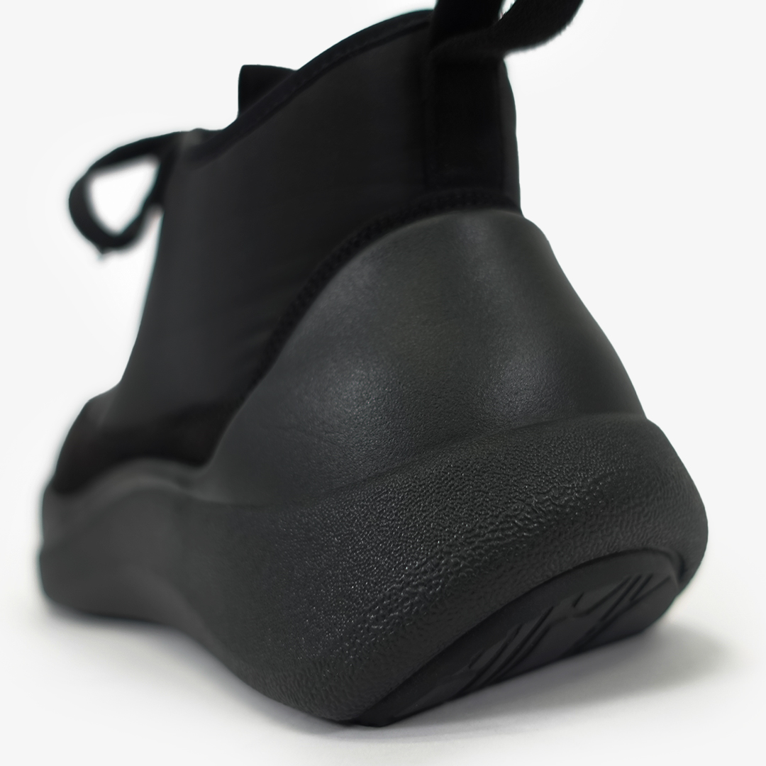 【即納】エアースニーカー ブラック/ブラック サイズ: レディースS（~23.0cm）