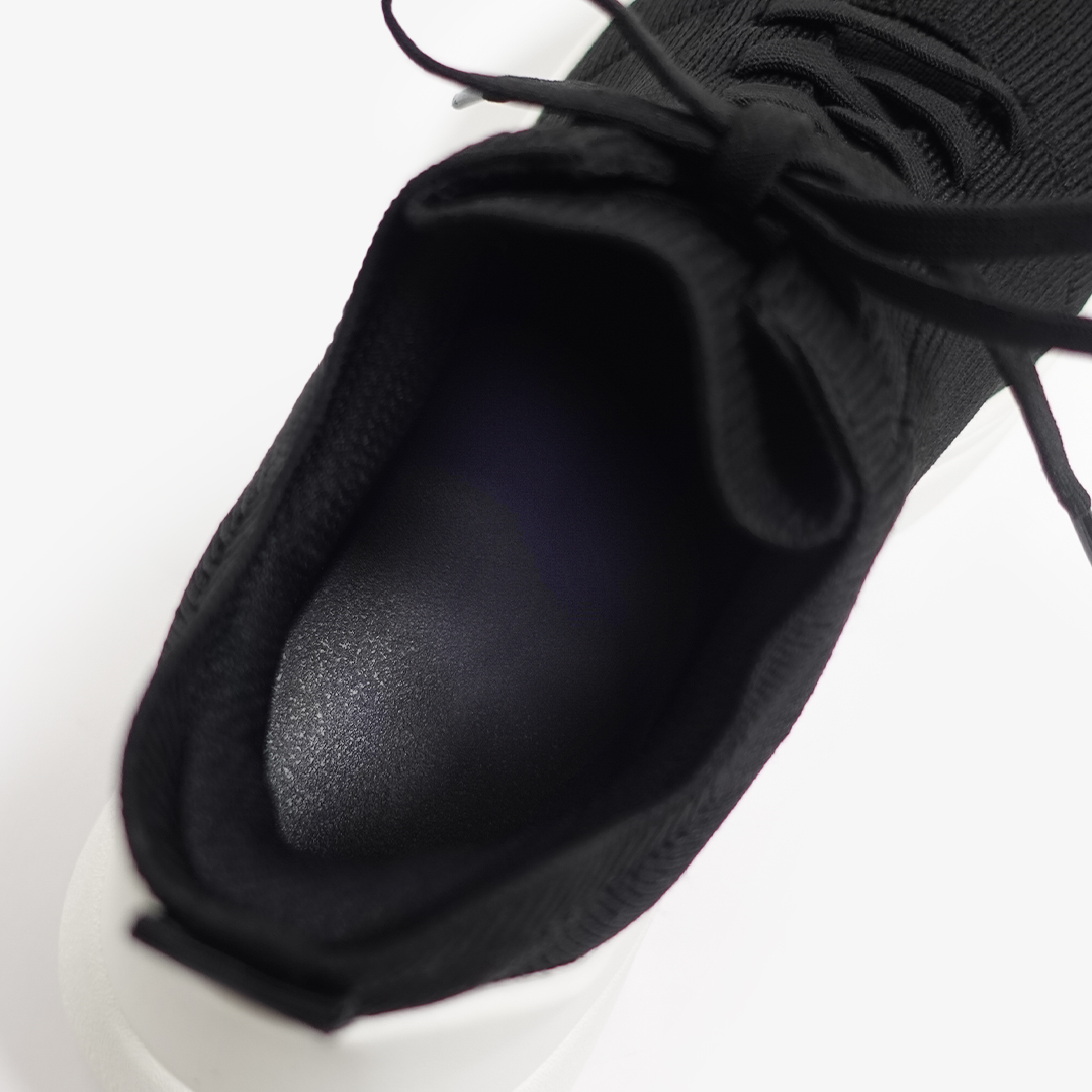 ストレッチニットスニーカー ブラック/ホワイト サイズ: レディースS（~22.5cm）